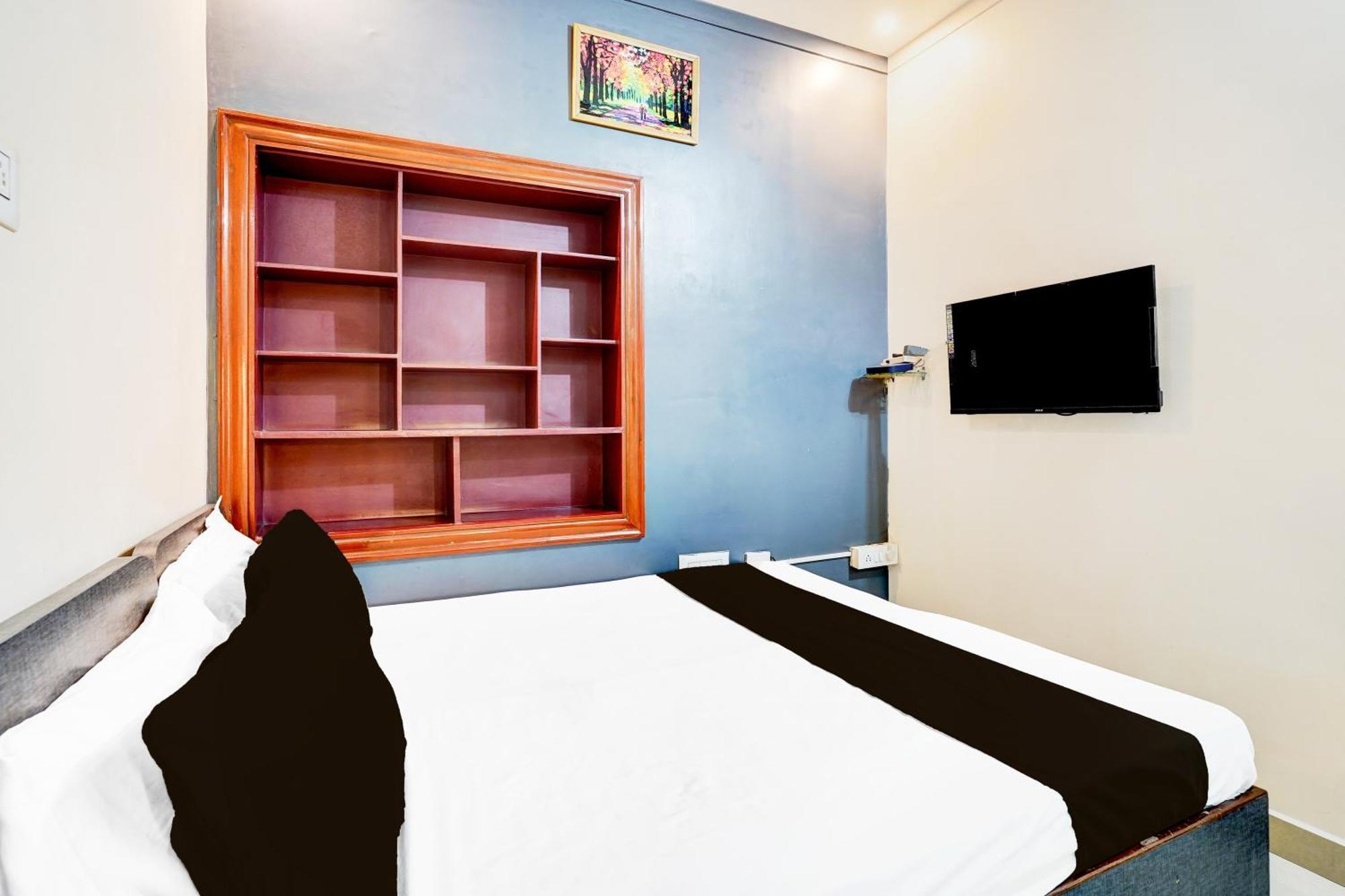 Hotel Nagananda Residency 2*