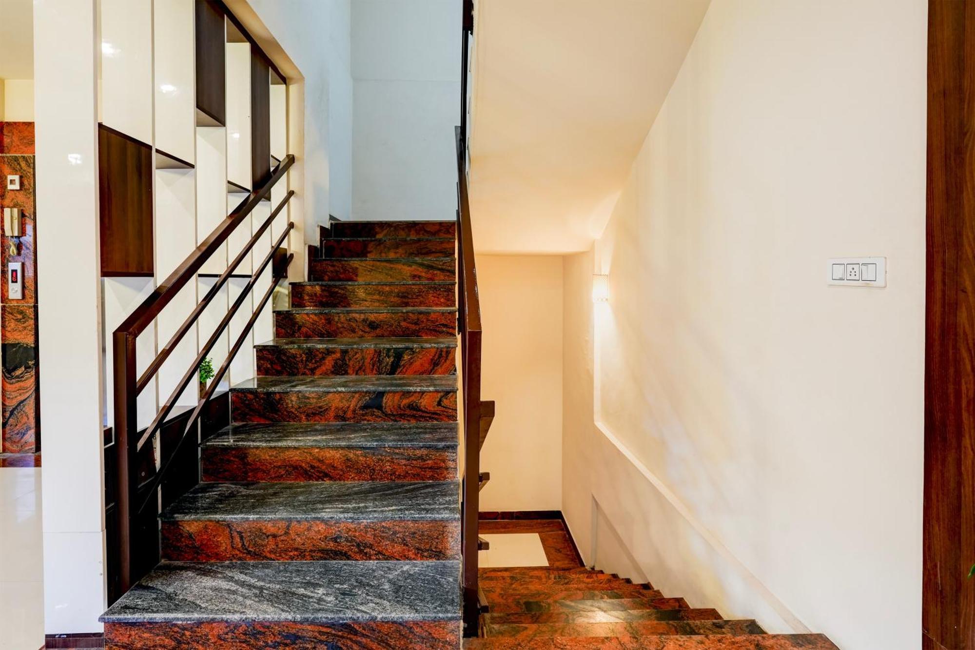 Super Townhouse Oak Mahadevapura Opposite Phoenix Mall