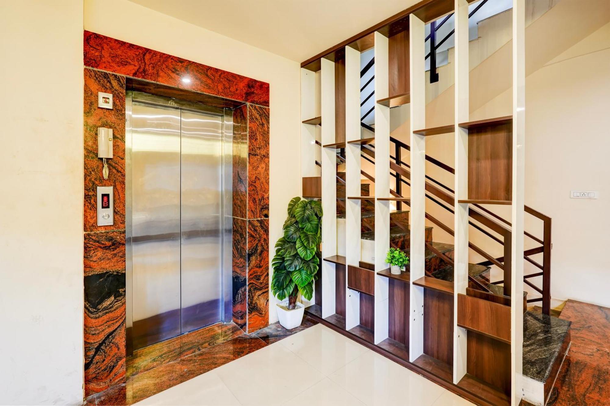 Super Townhouse Oak Mahadevapura Opposite Phoenix Mall