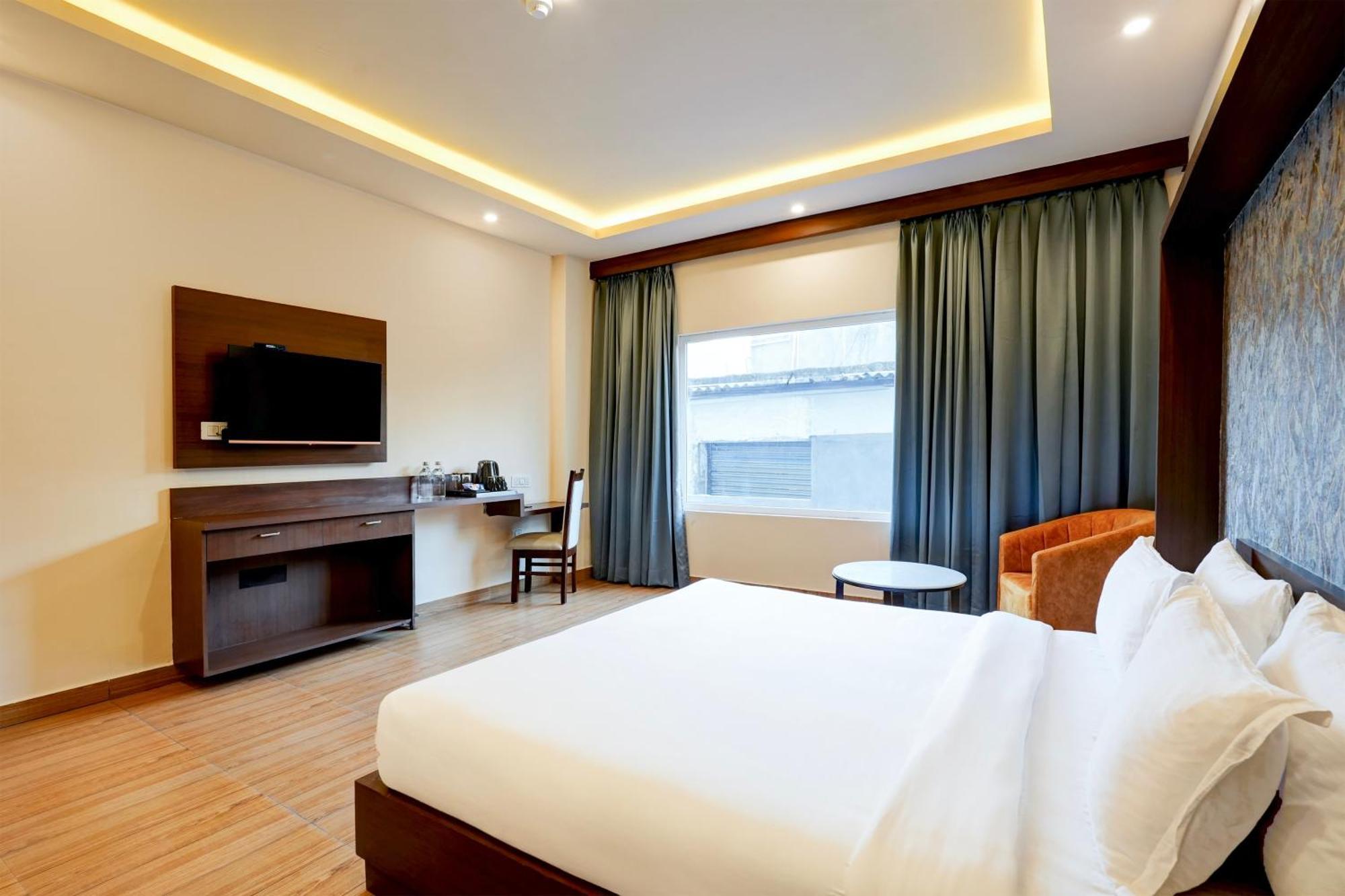 Super Townhouse Oak Mahadevapura Opposite Phoenix Mall Hotel