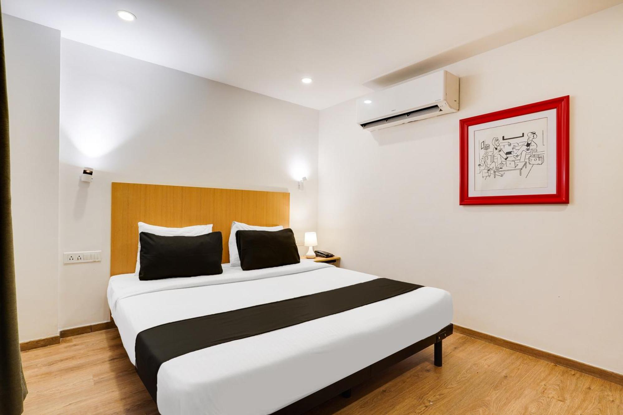 Super Townhouse Oak Indiranagar