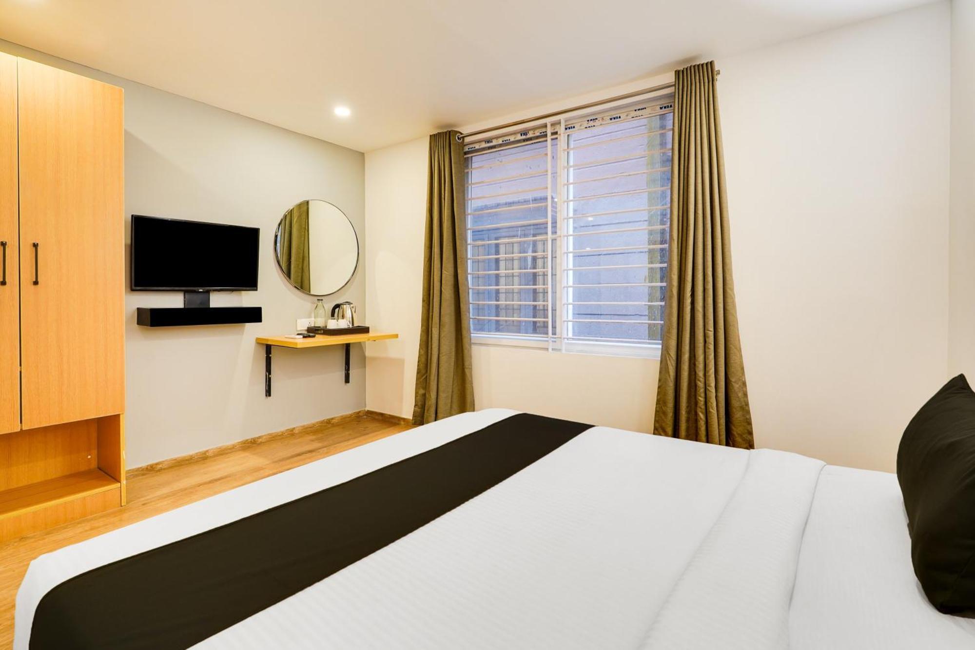 Super Townhouse Oak Indiranagar