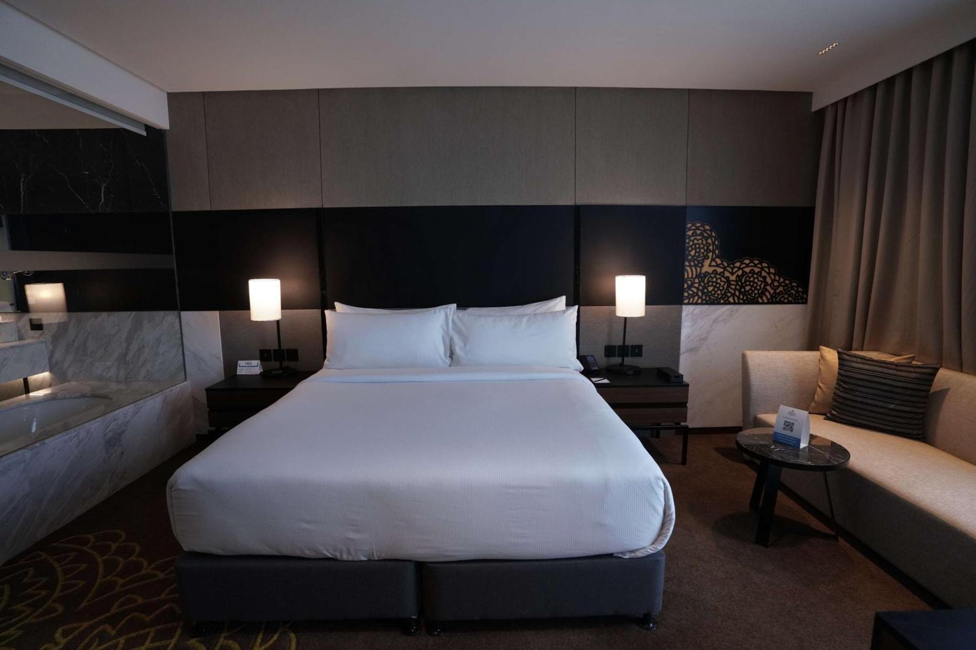 Hilton Embassy Manyata Business Park Hotel 5*