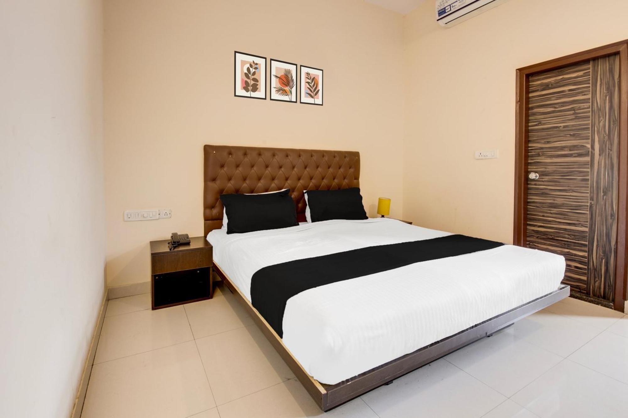 Townhouse Hbr Layout Hotel