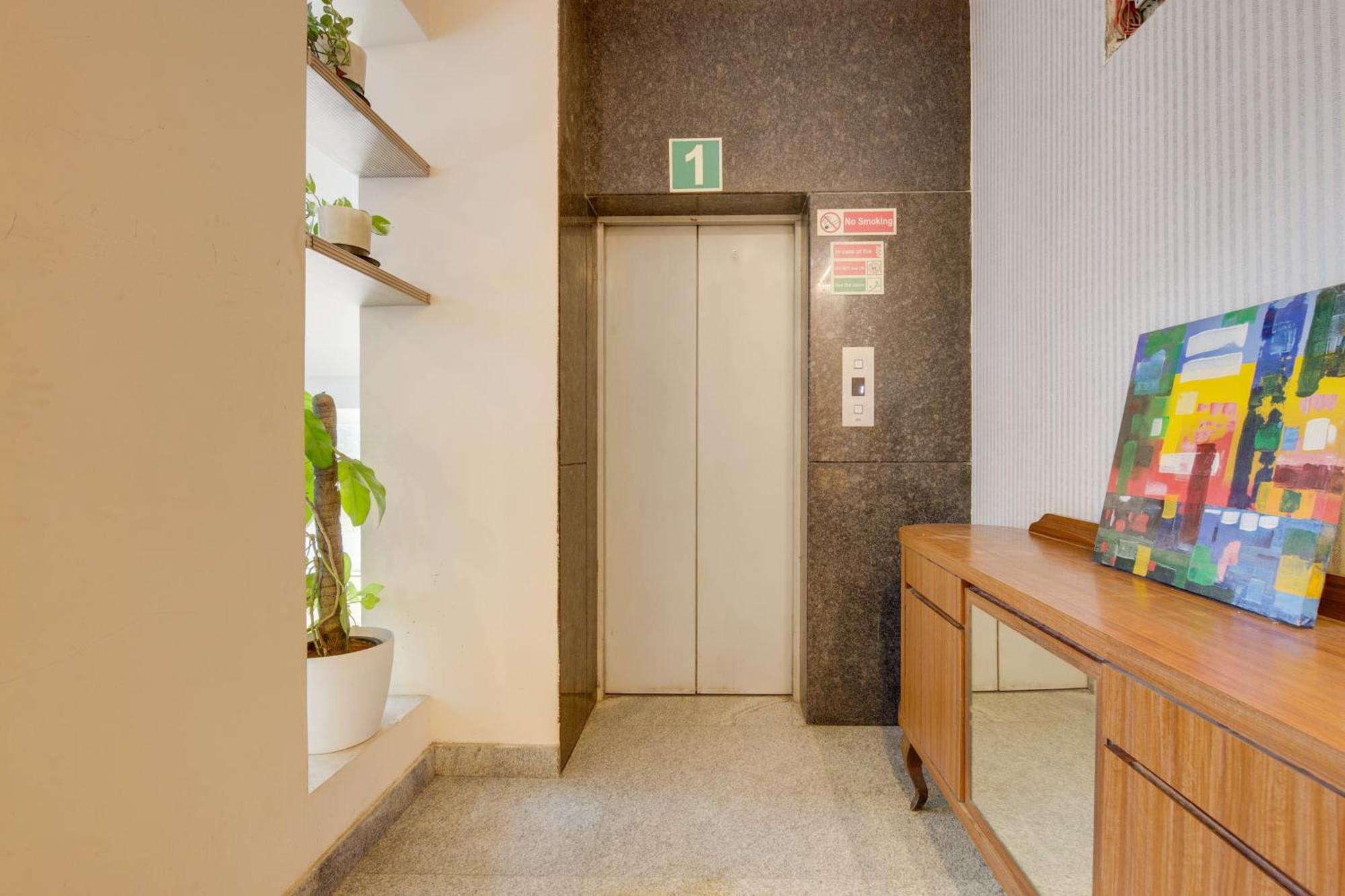 Townhouse Hbr Layout Hotel