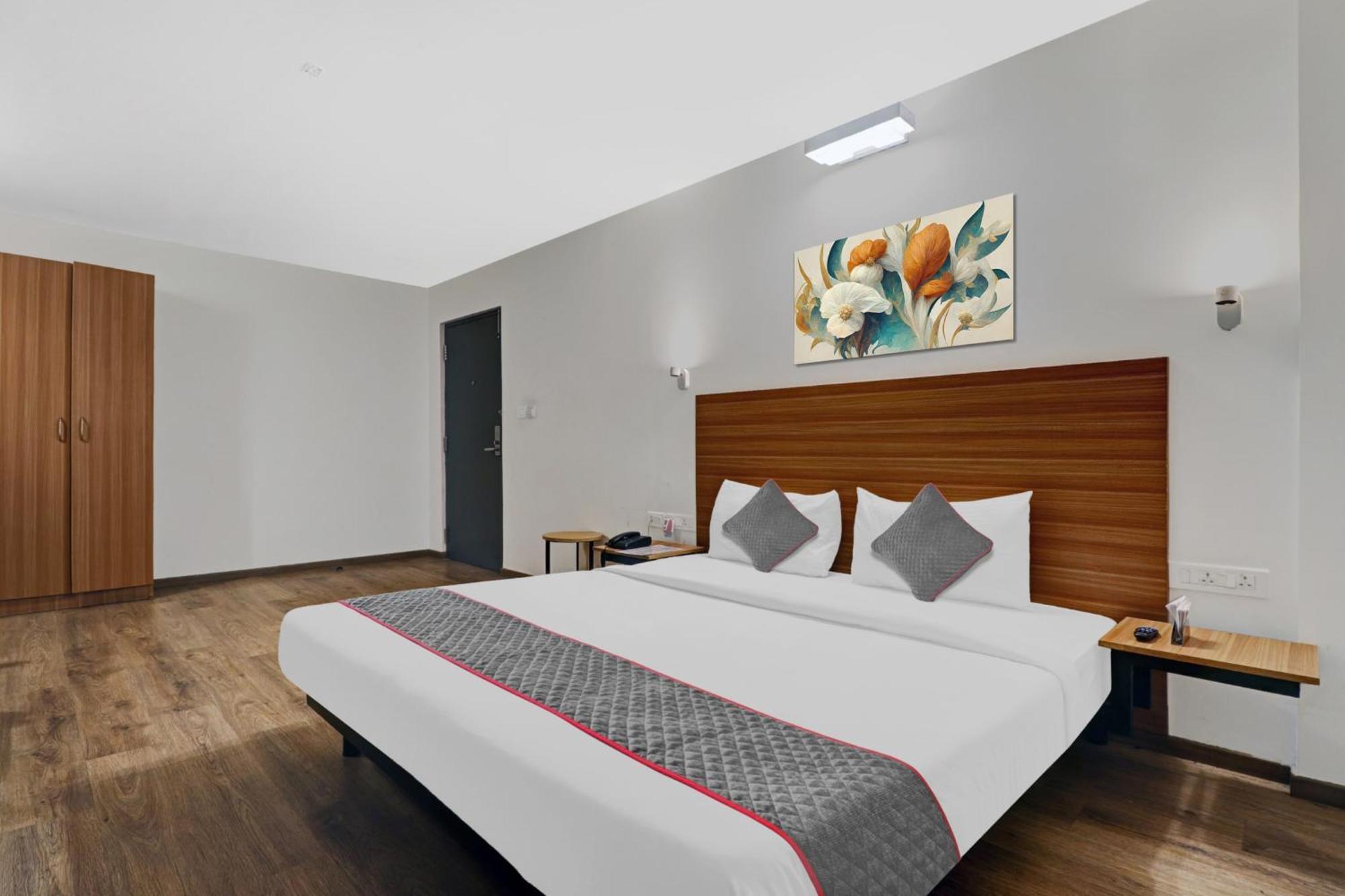 O Royal Encore Hotel 3*