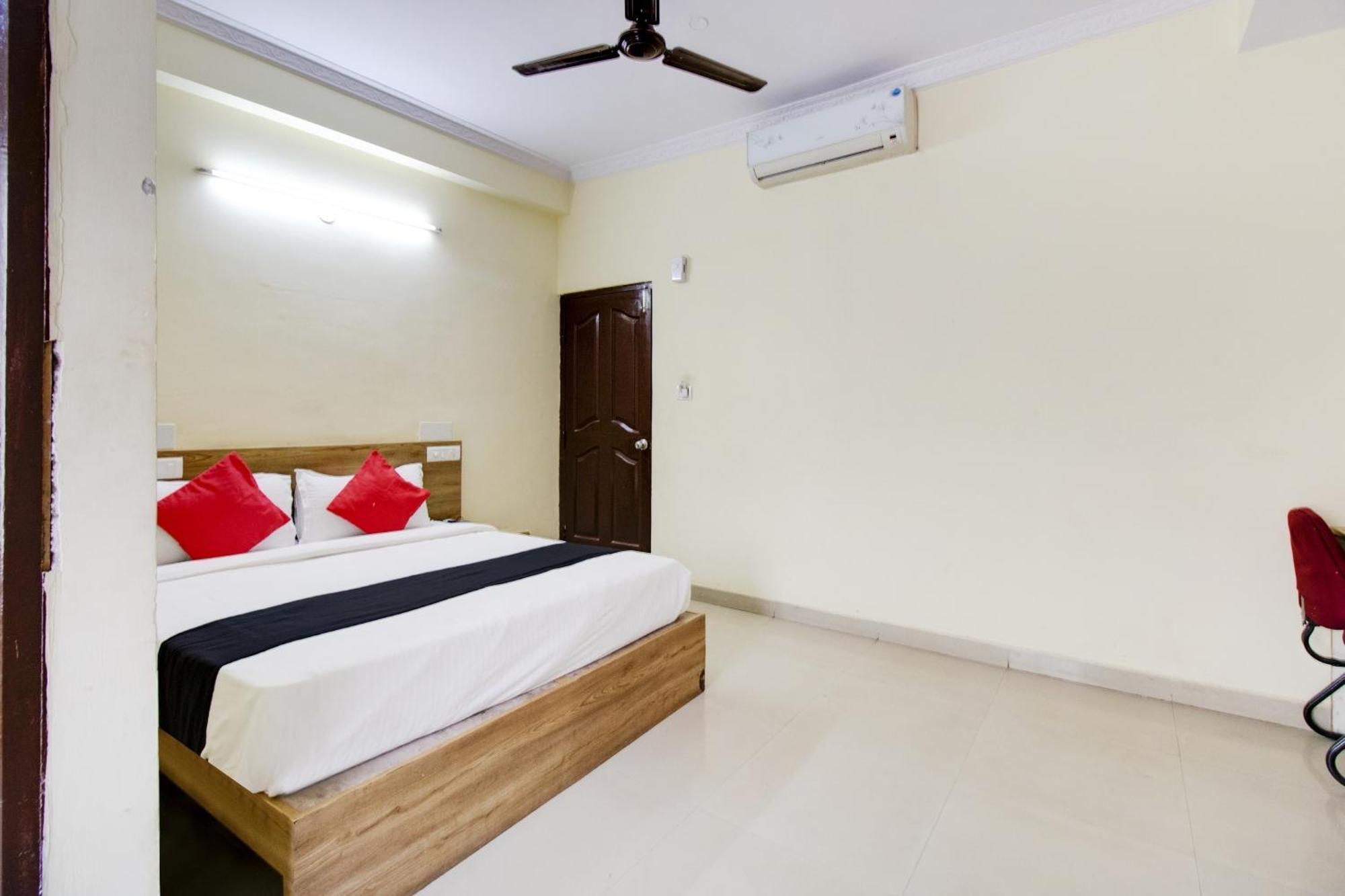 Oyo 75993 Shanti Nivas Bangalore