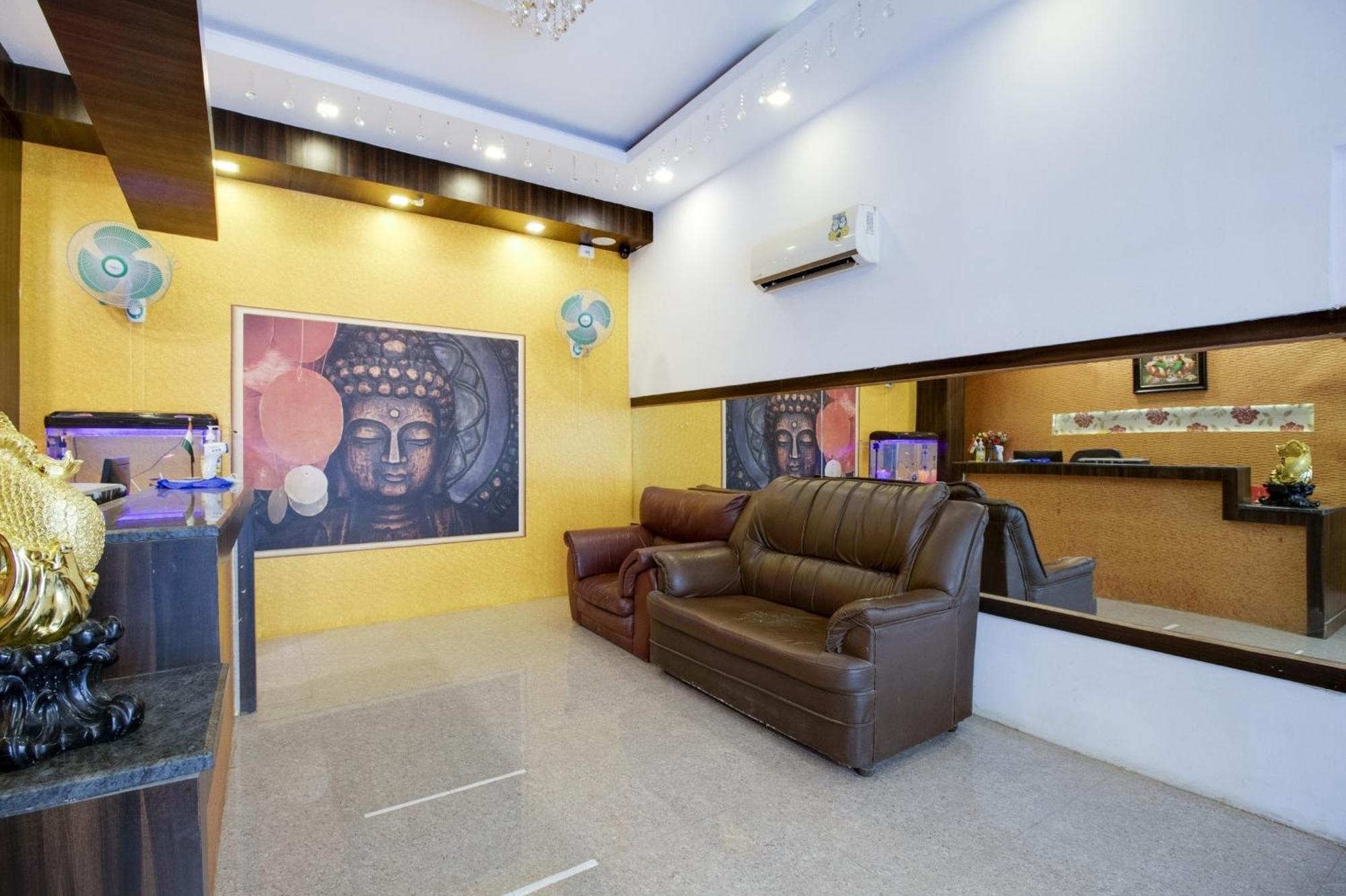 Oyo 75993 Shanti Nivas 3*
