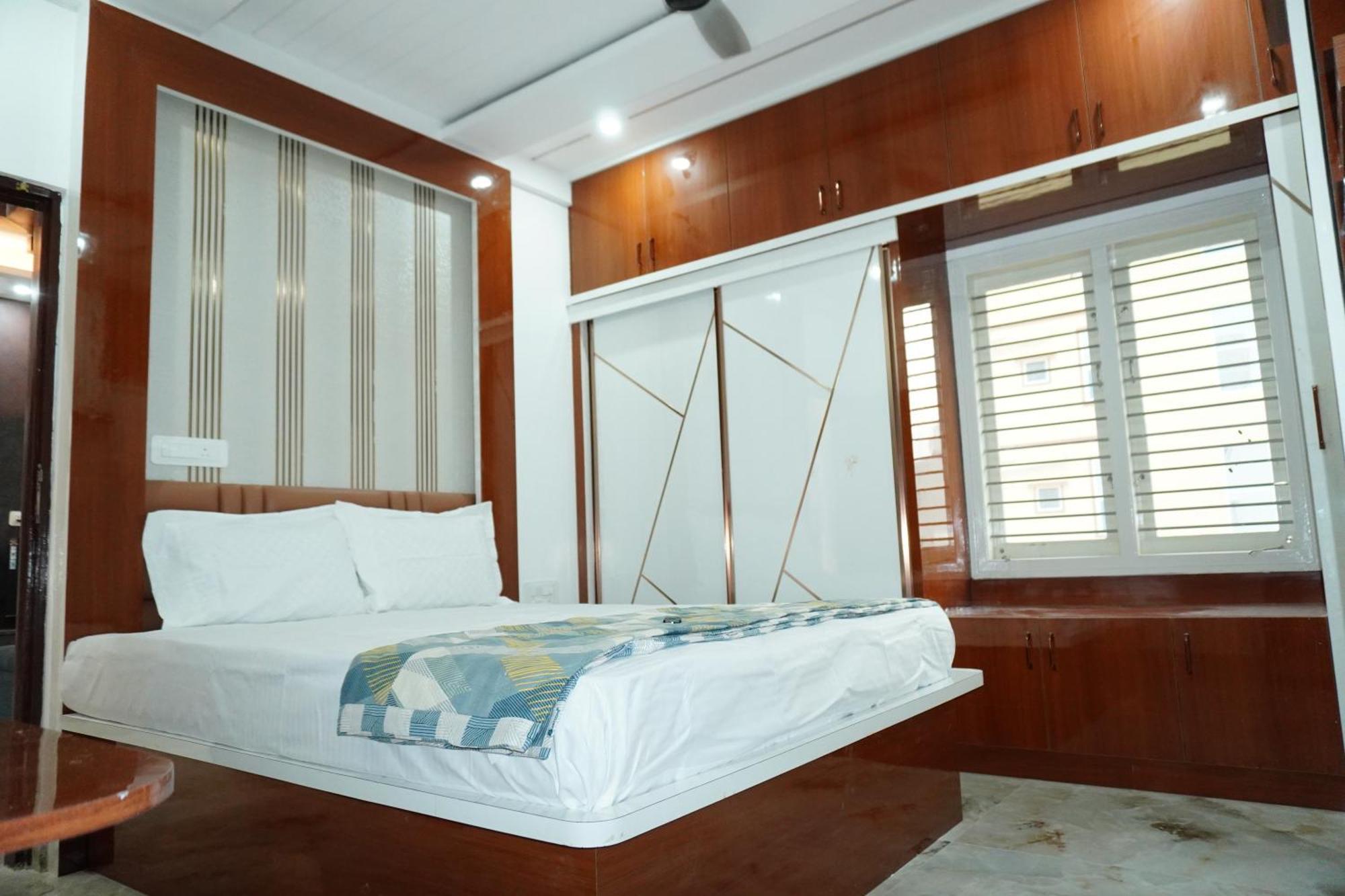 Homestay 4bhk Luxurious Penthouse