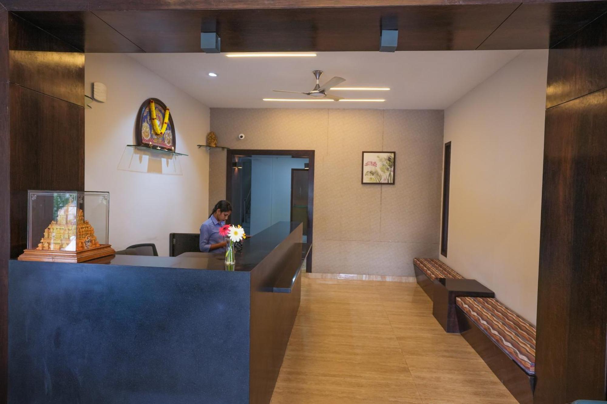 Hotel Vaishnavi Residency 2*