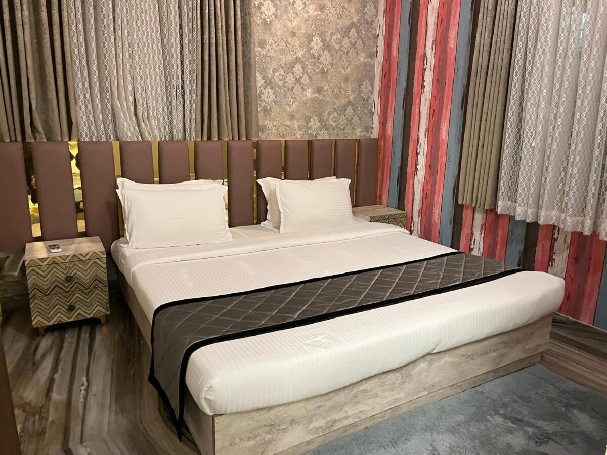 Lg Signature Urbanites Where Live * Bangalore
