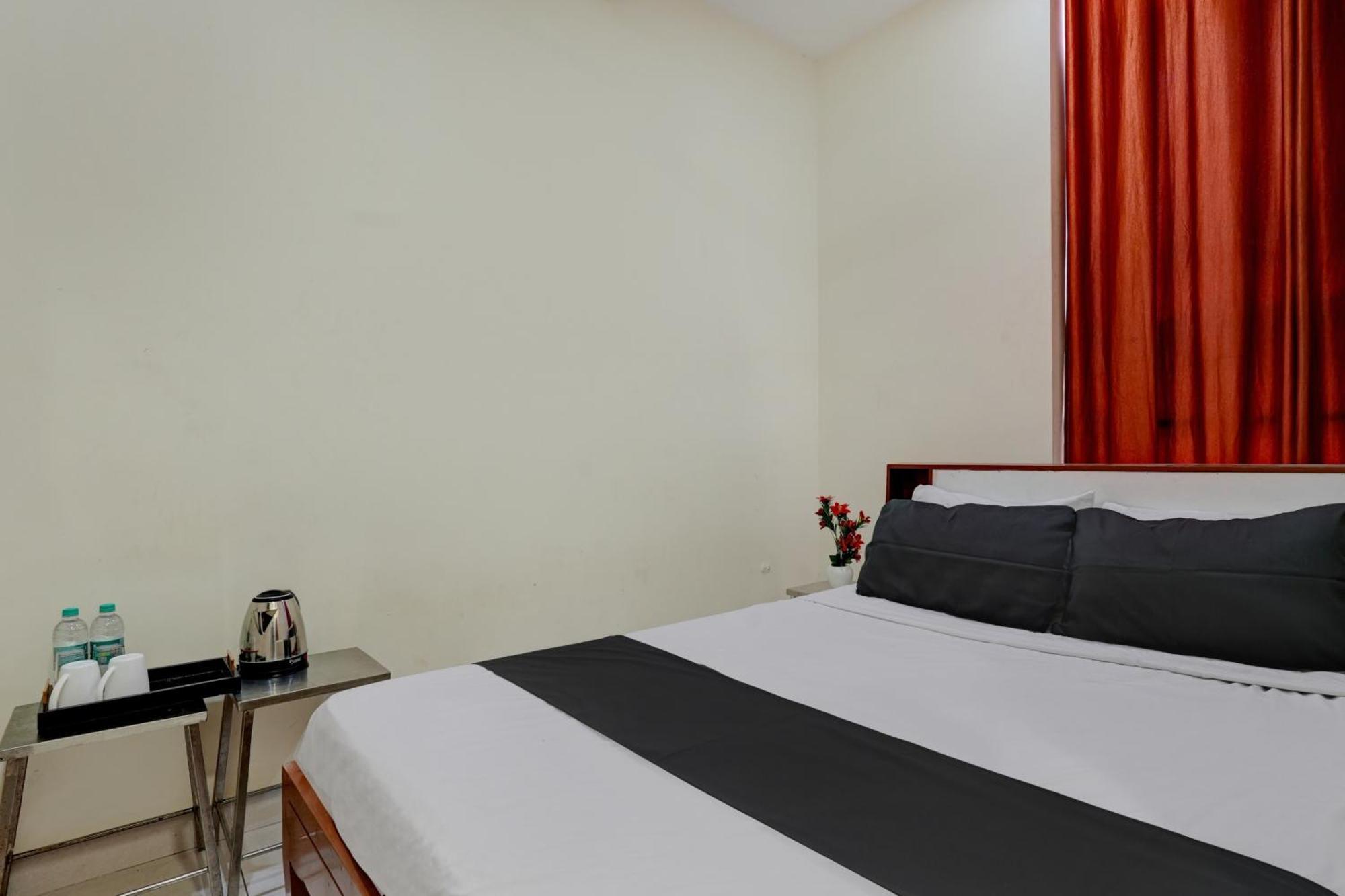 O Chamundeshwari Comfort Hotel *