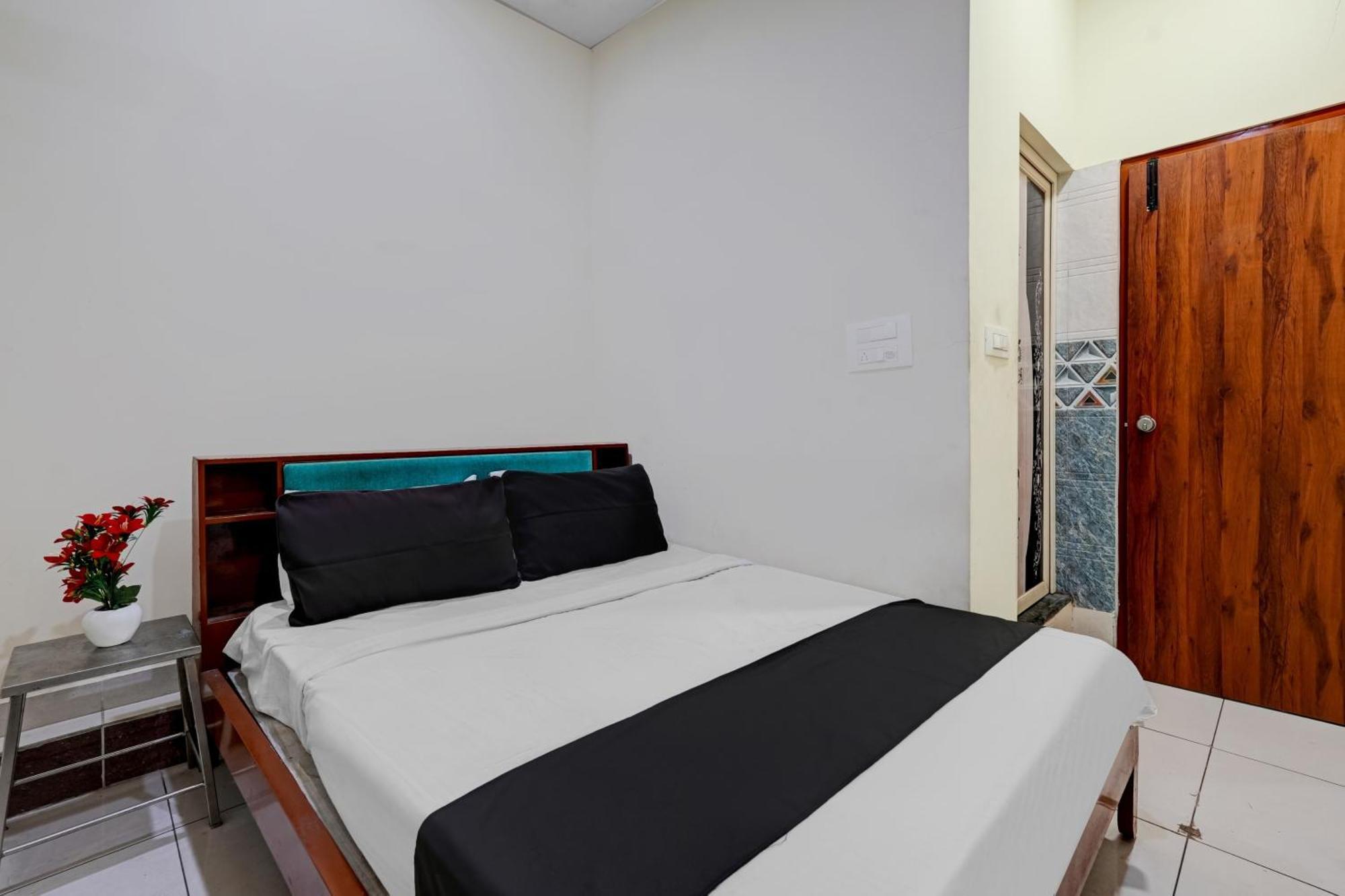 O Chamundeshwari Comfort *
