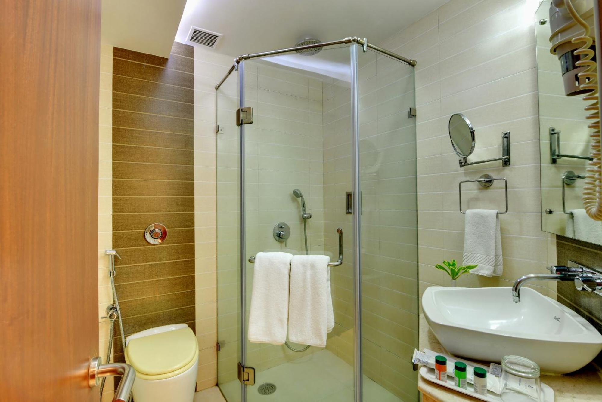 Hotel The Luxant 4*