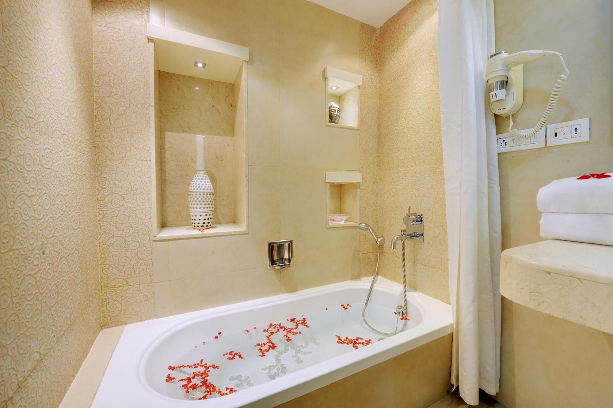 Hotel The Luxant