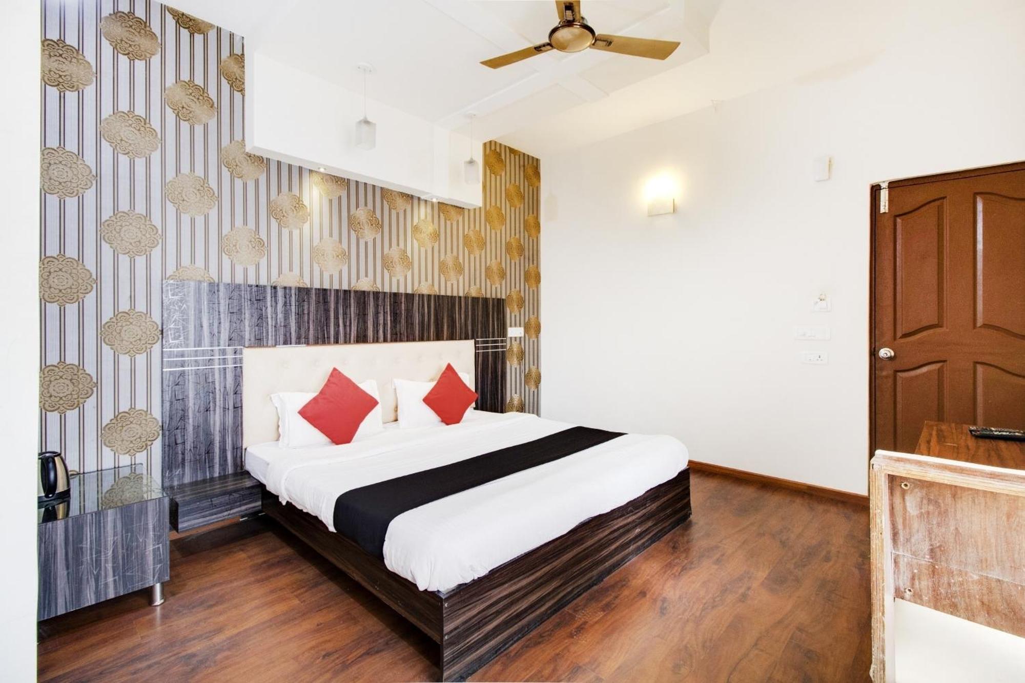 Oyo 75993 Shanti Nivas 3*