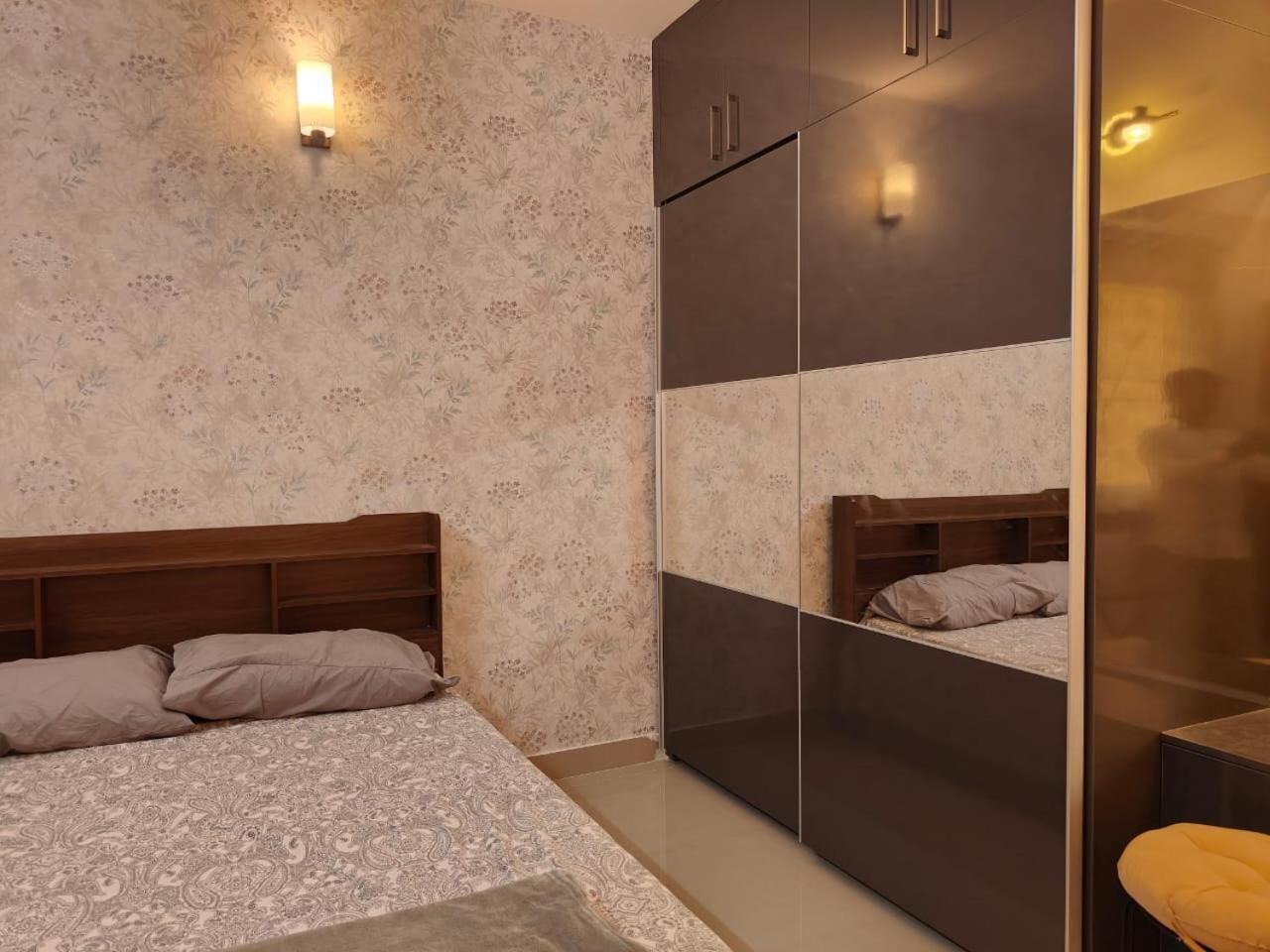 Deluxe 2bhk For Families- Opp Whitefield Metro Apartment *