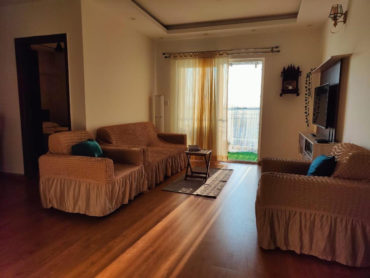 Deluxe 2bhk For Families- Opp Whitefield Metro Apartment *