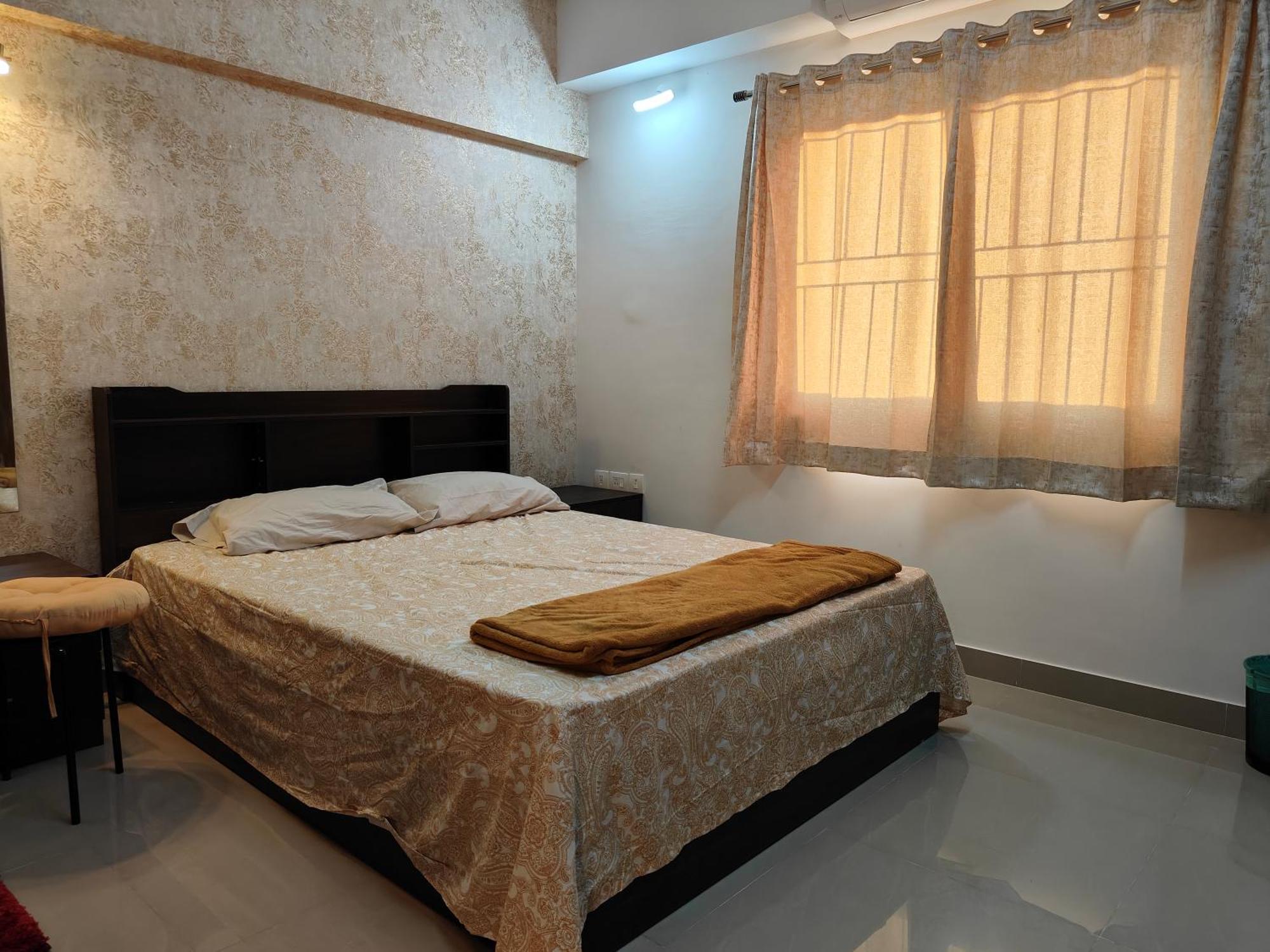 Deluxe 2bhk For Families- Opp Whitefield Metro Apartment