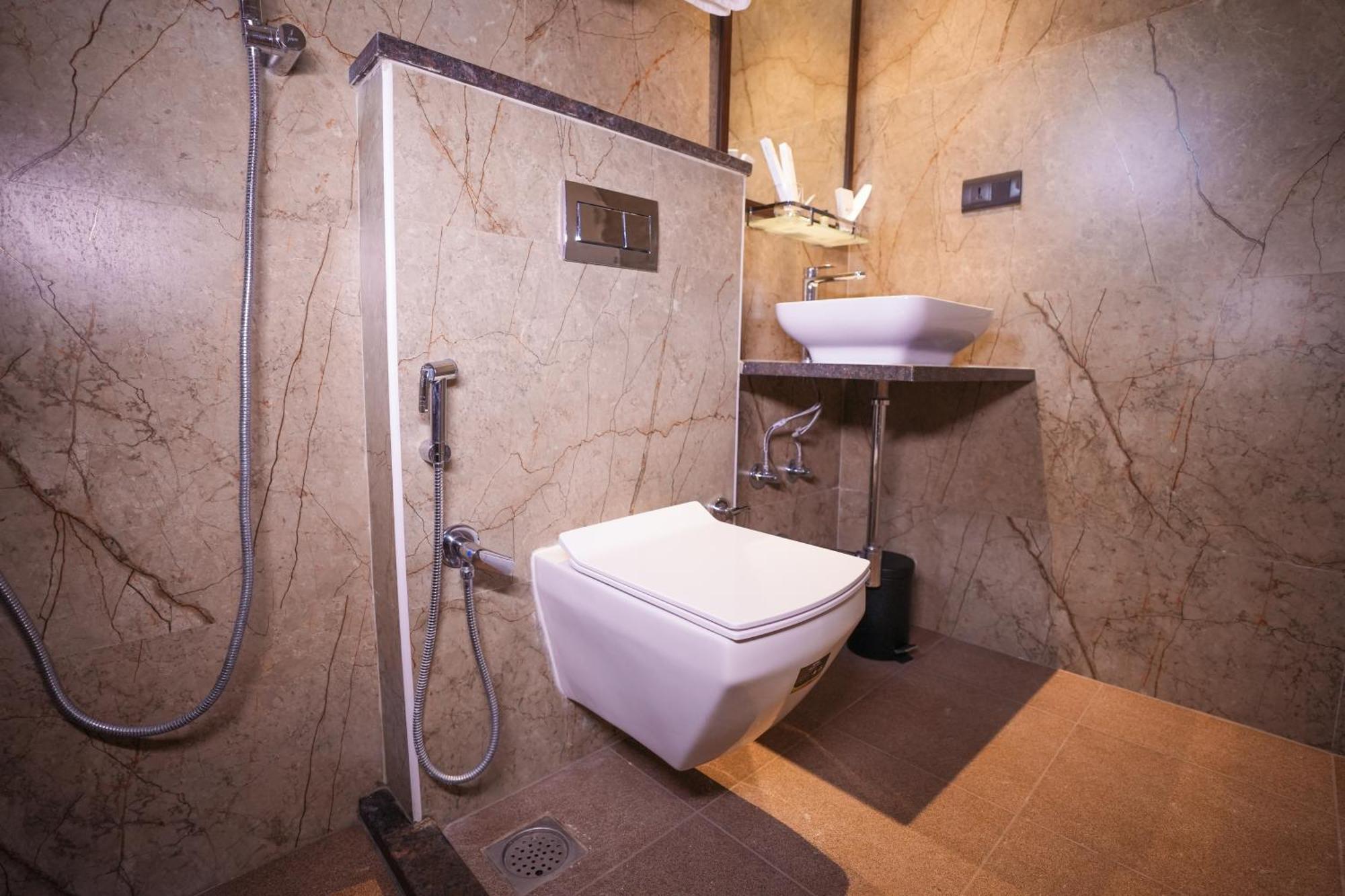 Hotel Vaishnavi Residency 2*