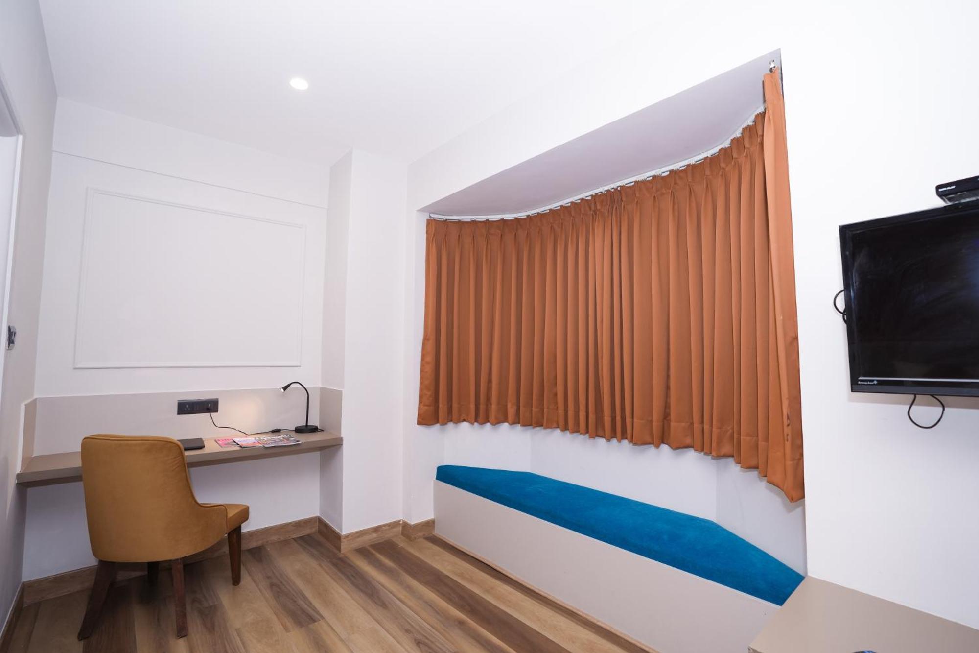 Vaishnavi Residency Hotel 2*