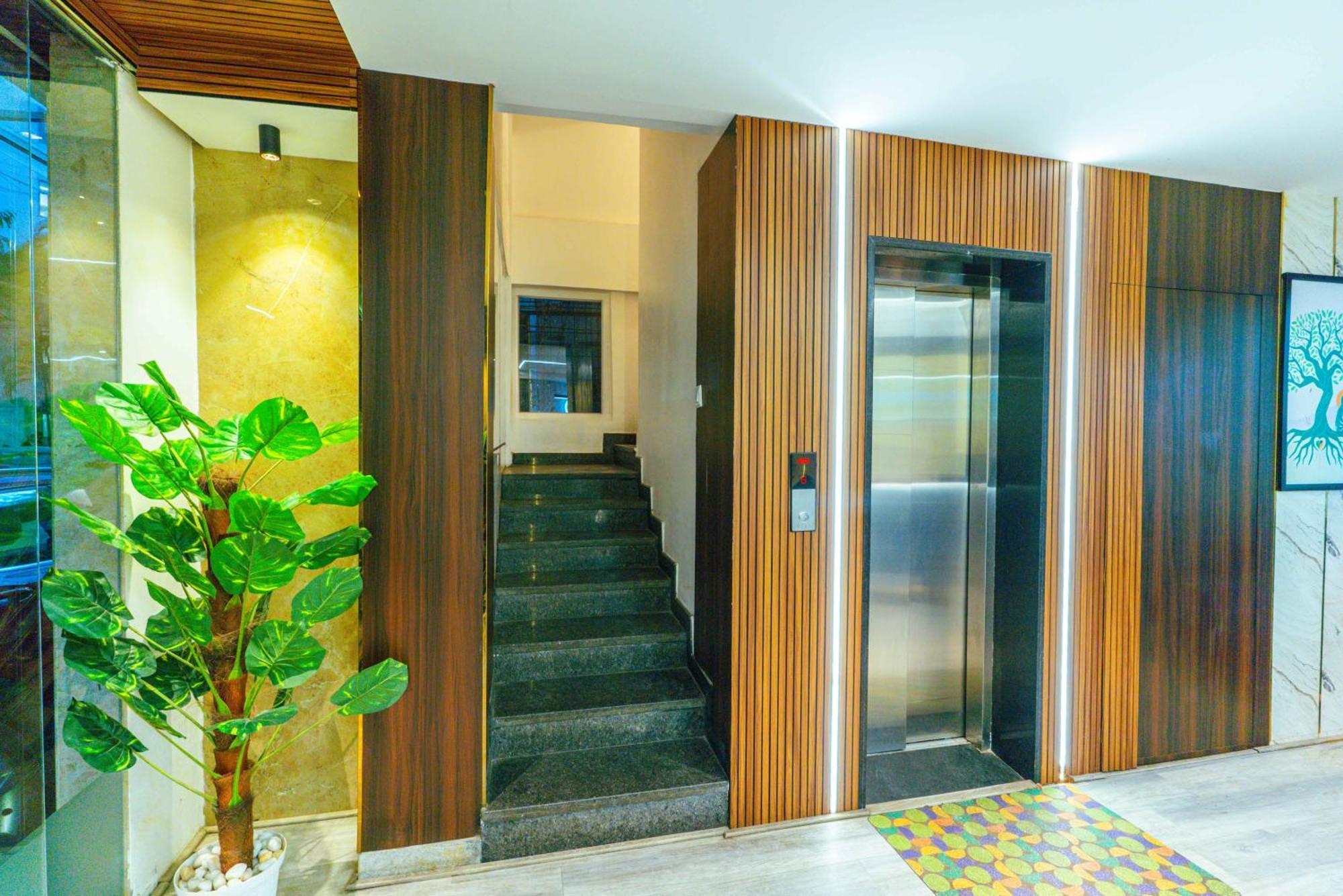 Treebo Elmas Grand 3*