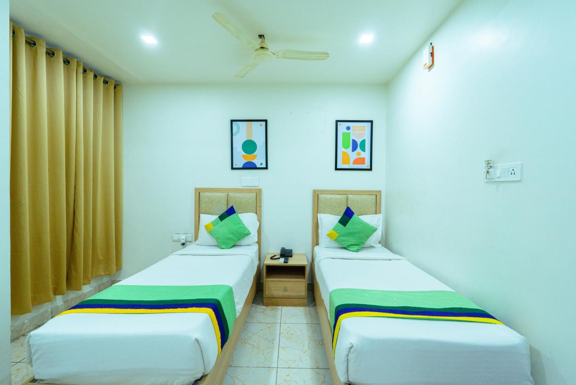 Hotel Treebo Elmas Grand