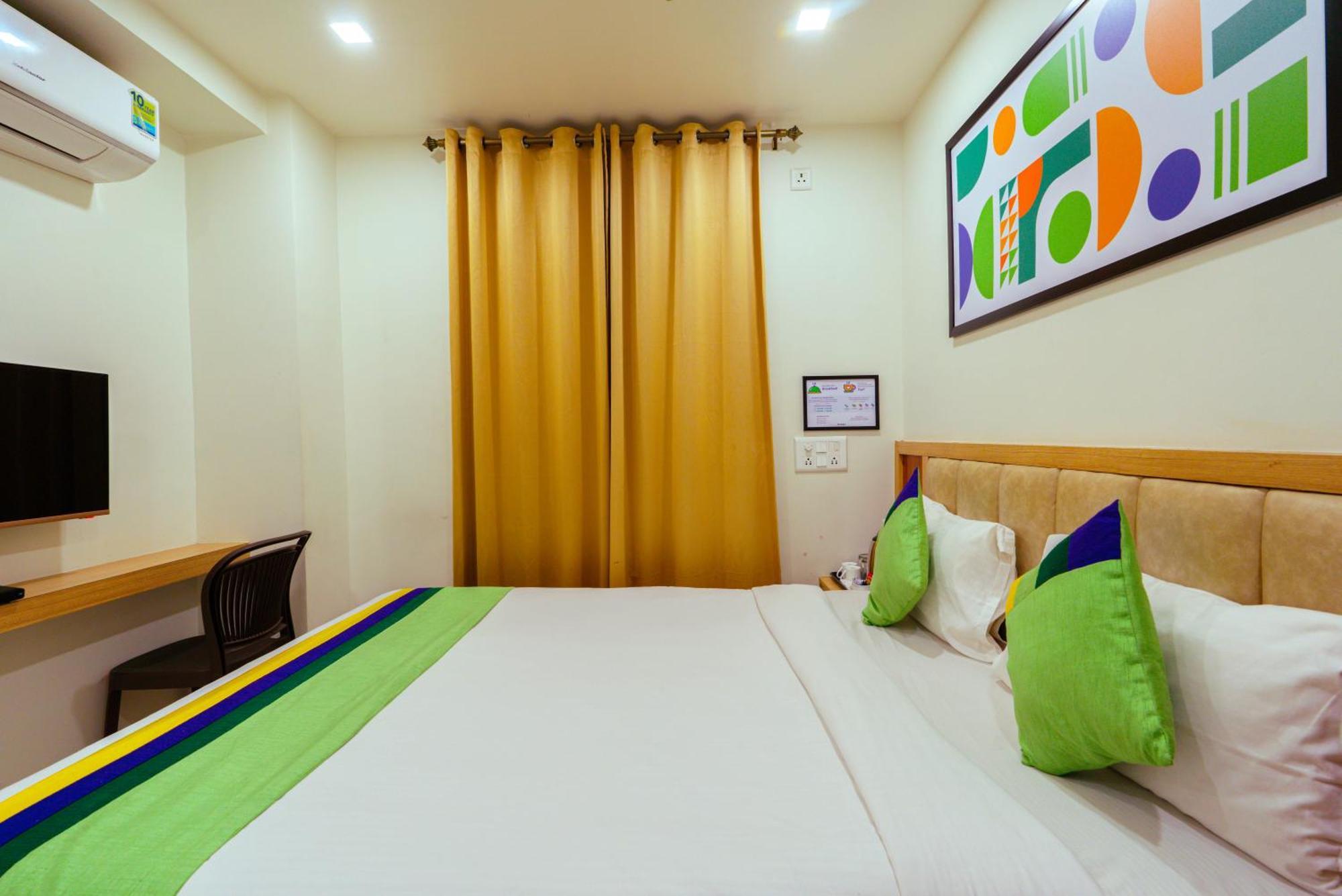 Treebo Elmas Grand 3*