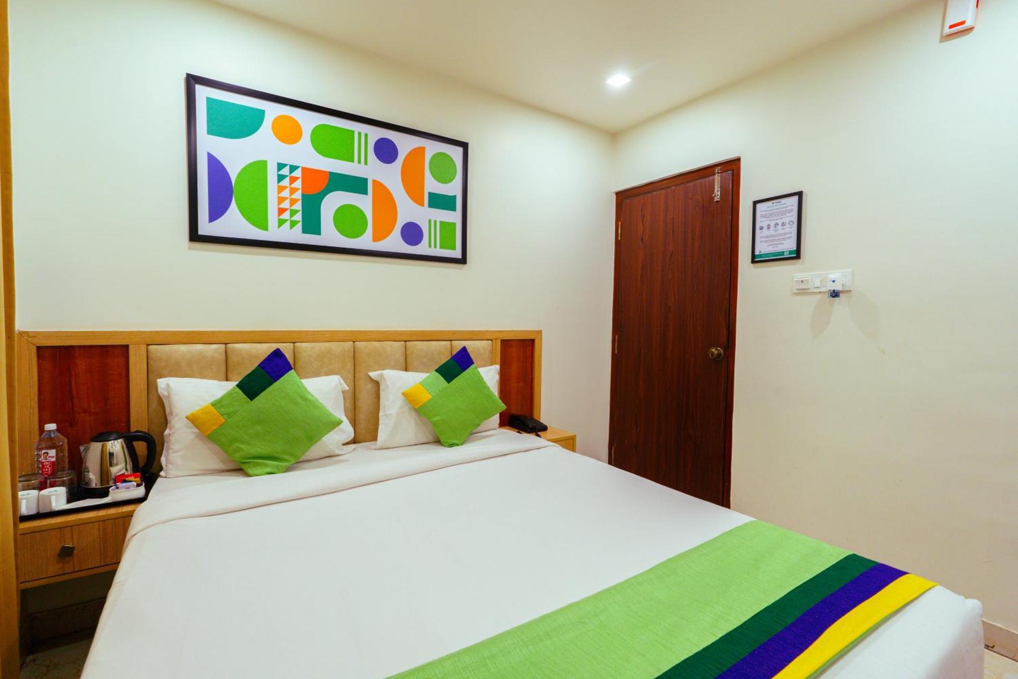 Treebo Elmas Grand Hotel 3*