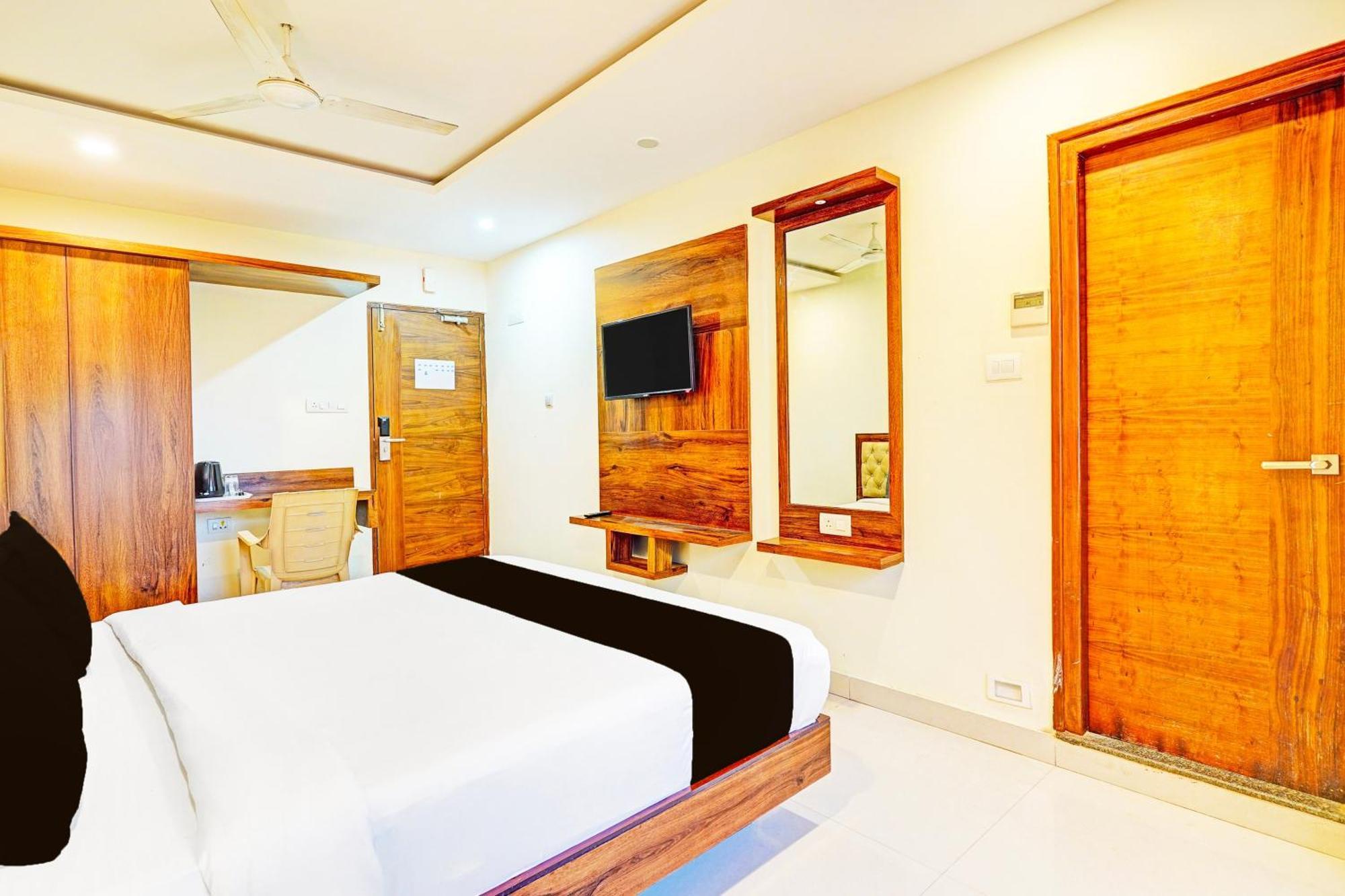 Super Townhouse Itpl Formerly Royal Hotel 4*