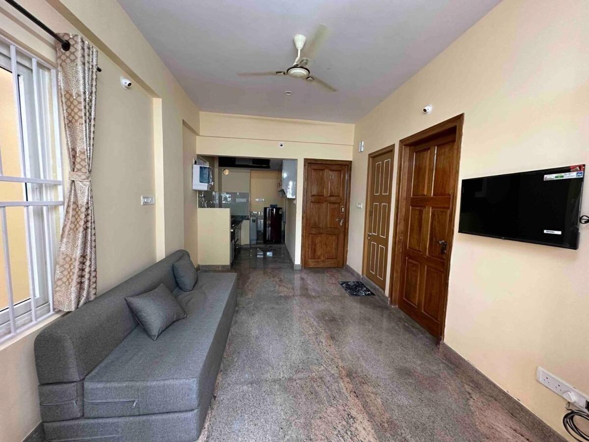 Wonderful 2bhk 950m From Jp Nagara Metro 2nd Floor * Bangalore