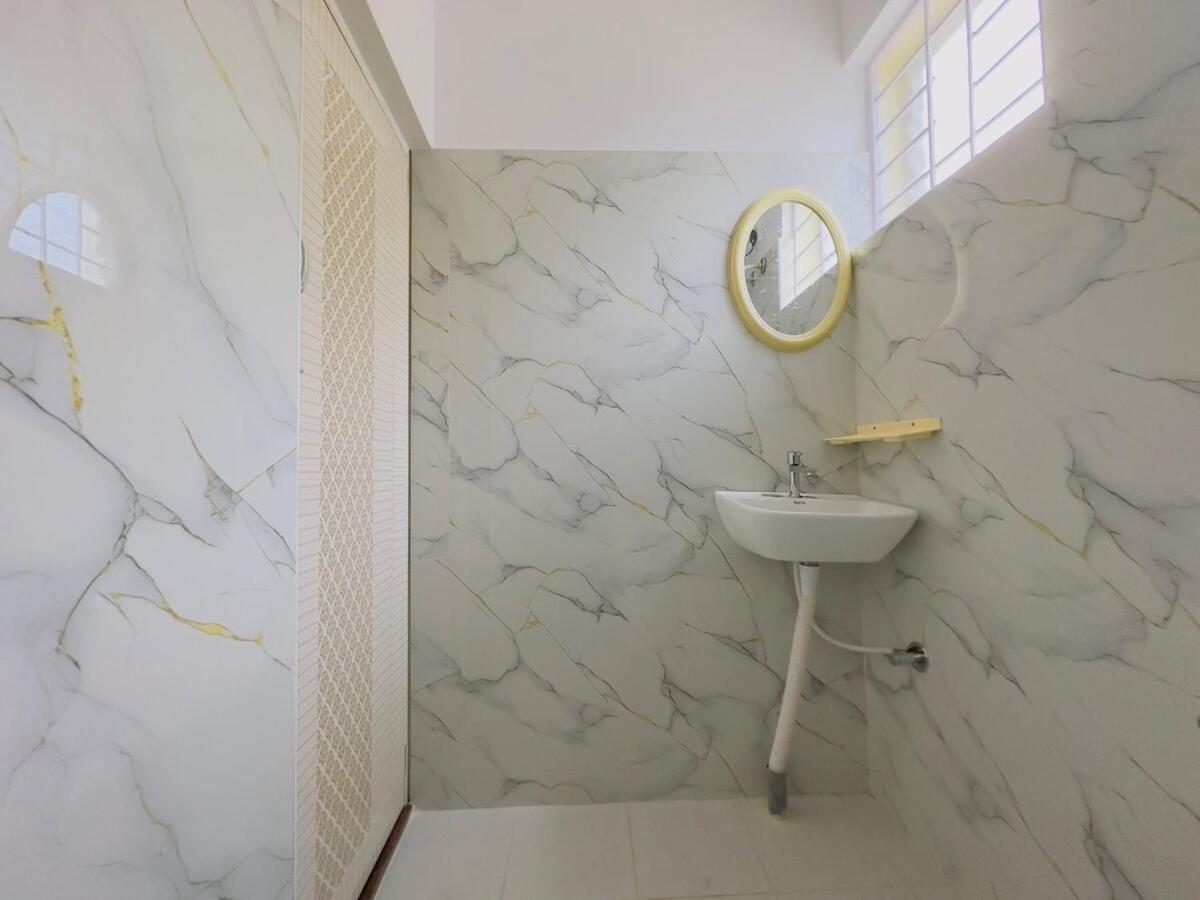 Apartment 1bhk Near Sarjapur Road With Lift 203 *