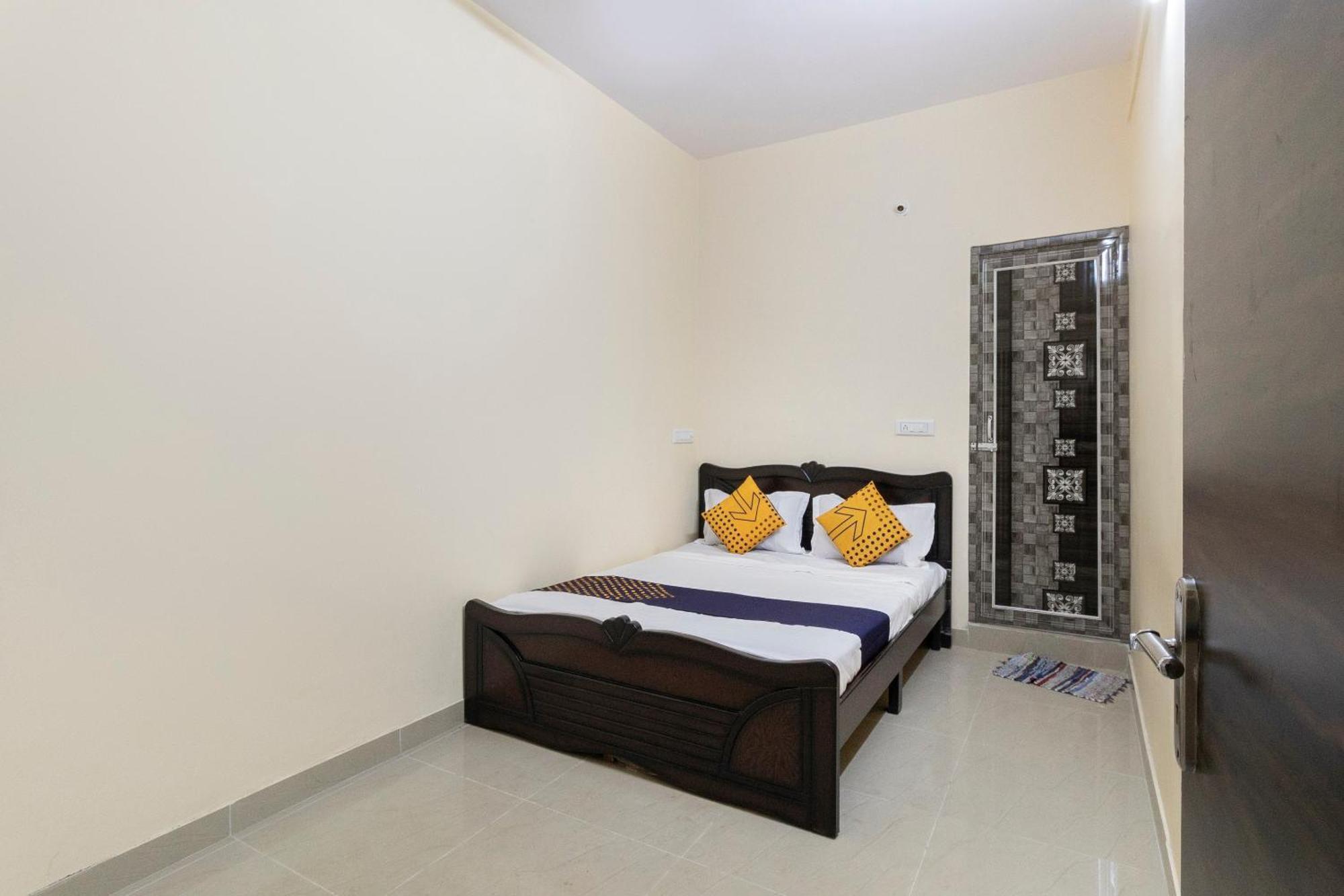 Spot On Ssr And Boarding 2* Bangalore