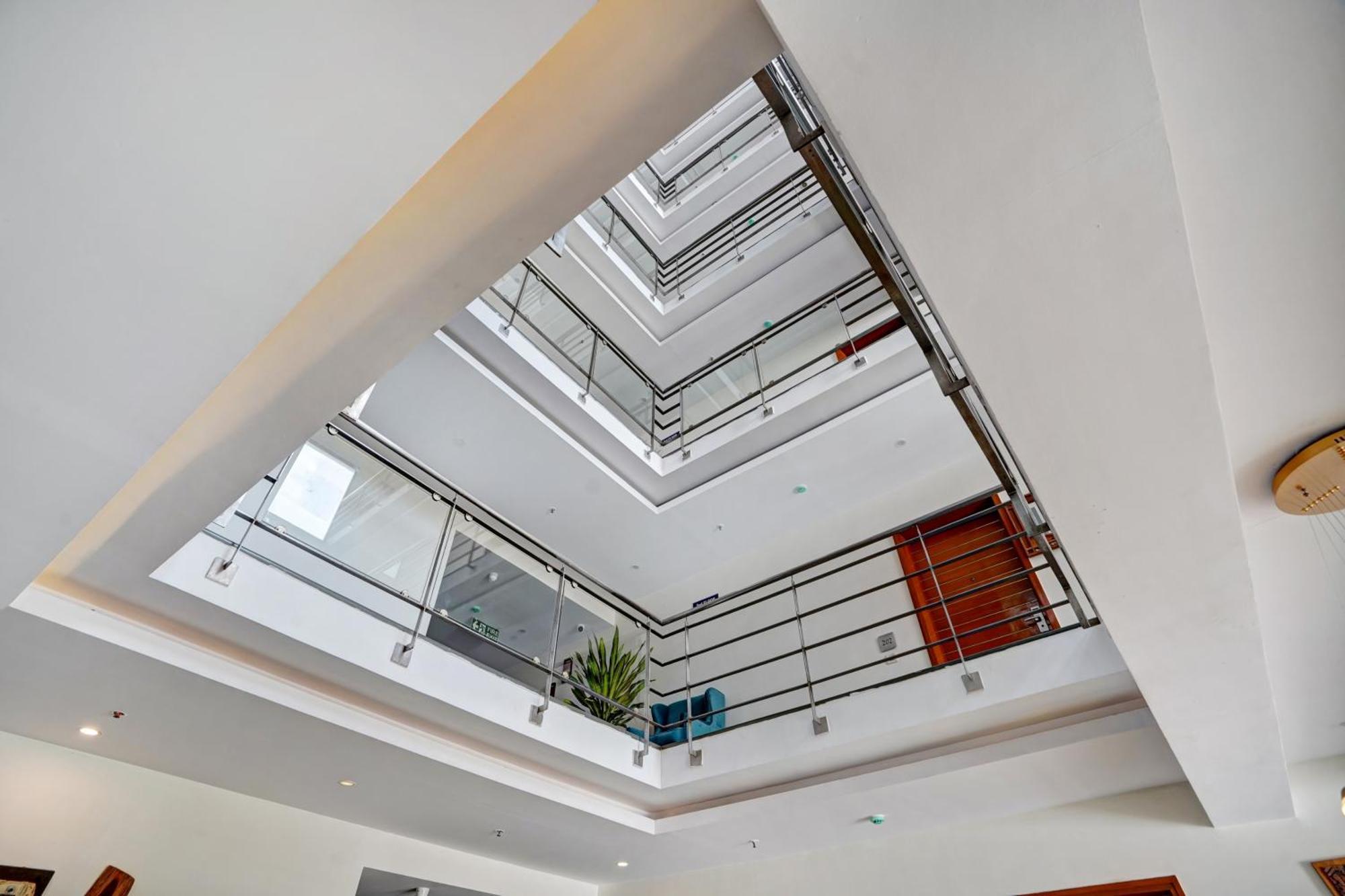 Hotel Astra & - Marathalli 4*