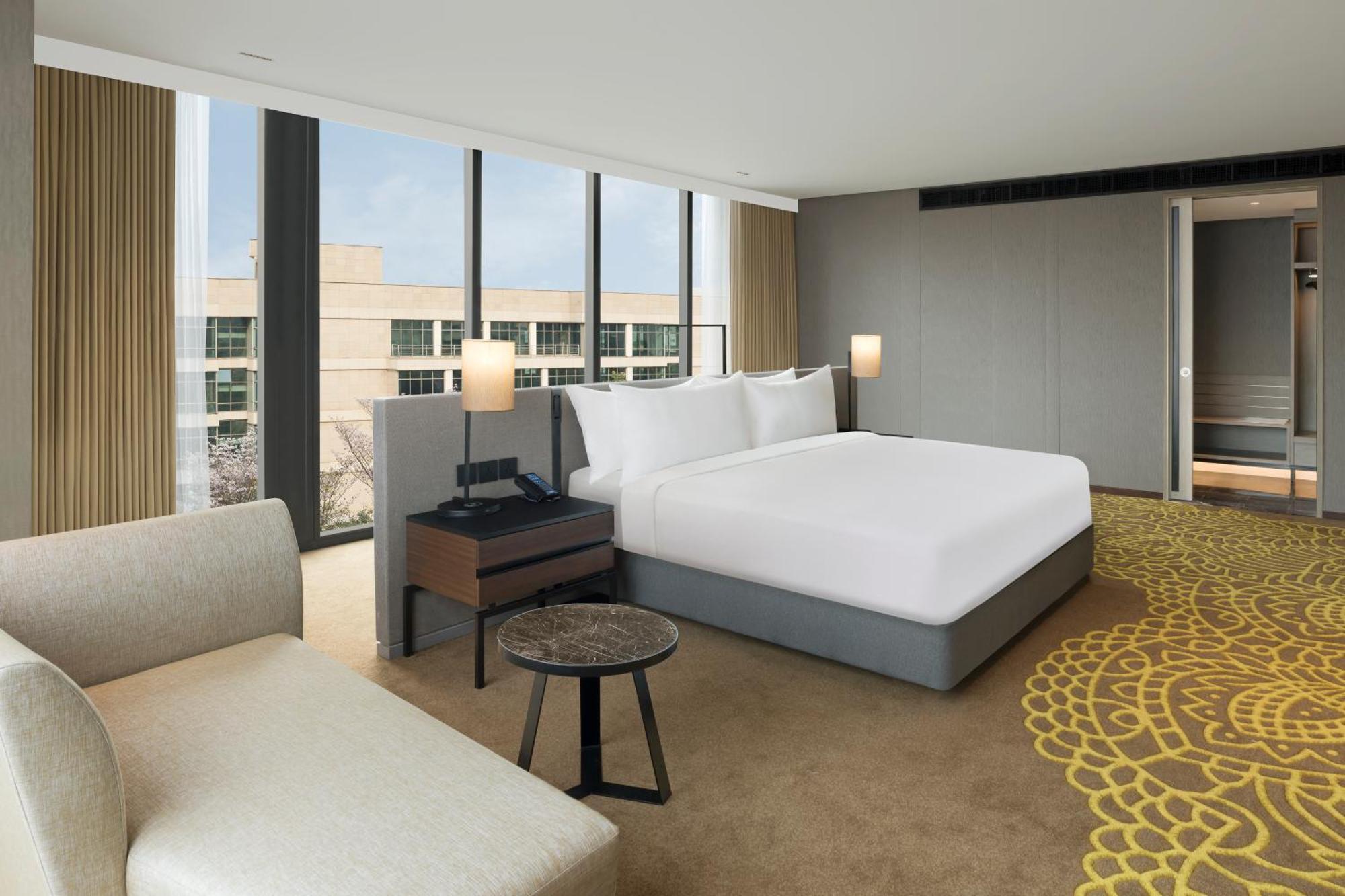 Hilton Embassy Manyata Business Park