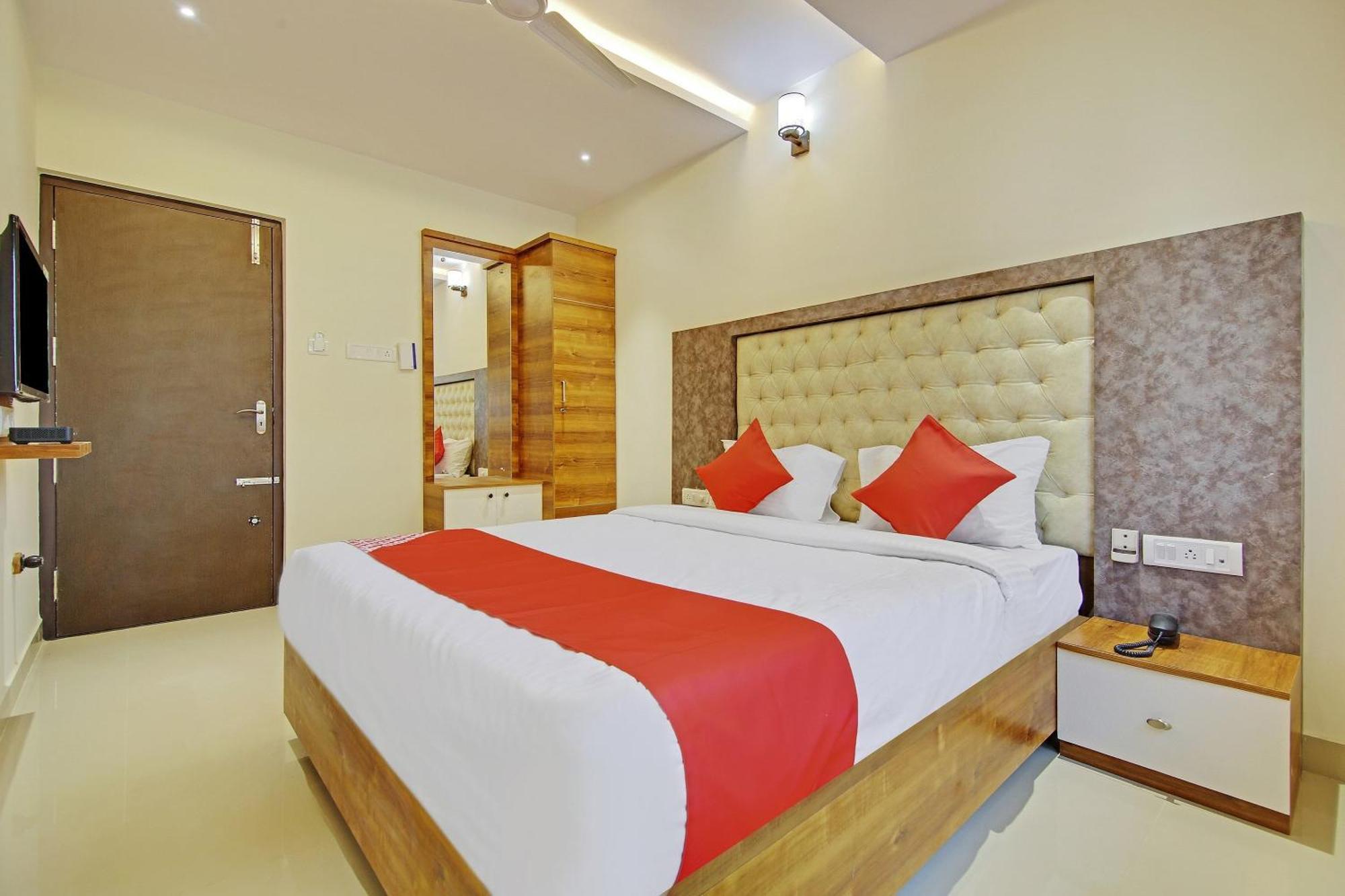 Collection O Withinn Hotel