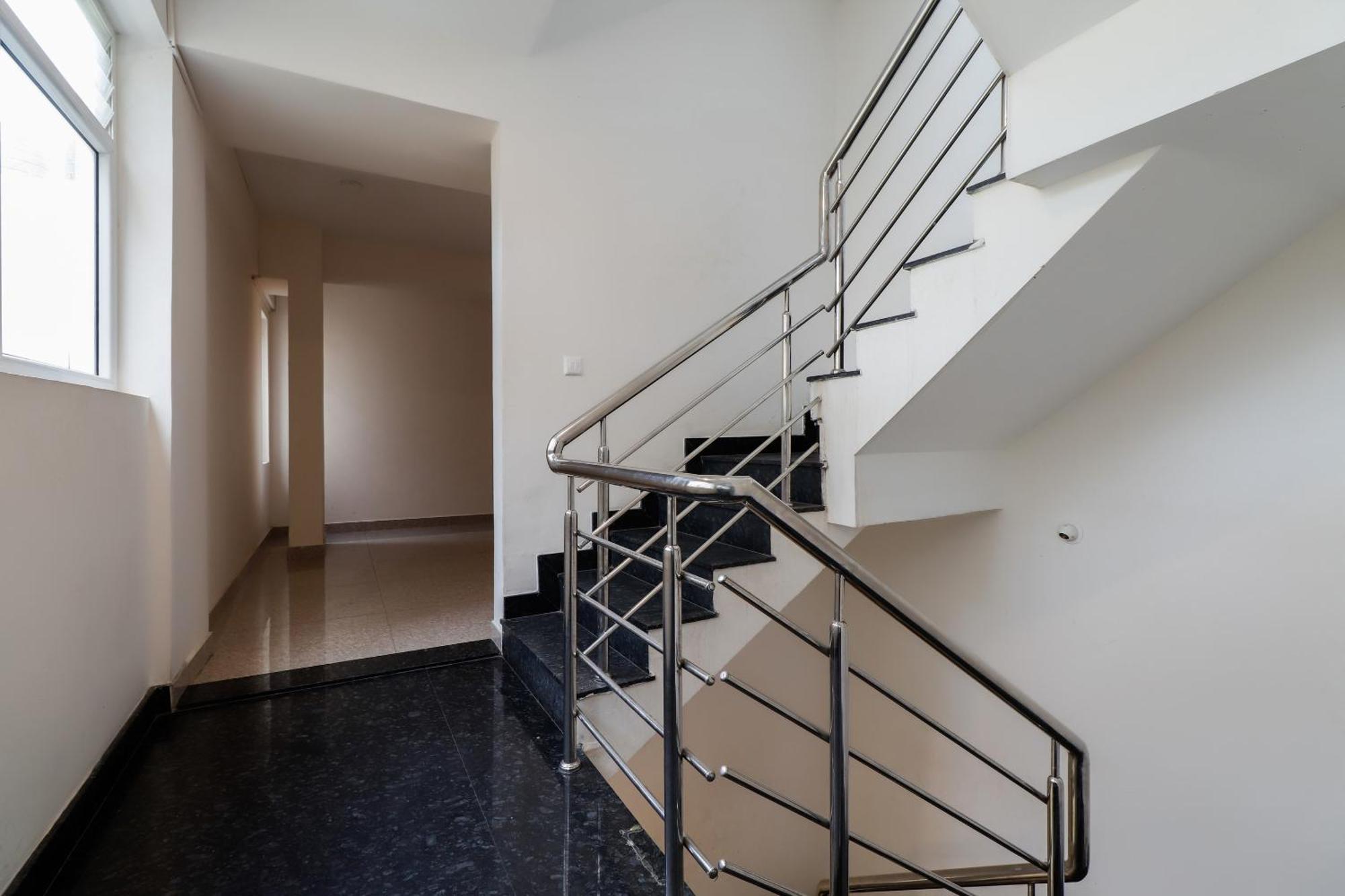 Gn Collection O Near Rajajinagar Industrial Estate 3* Bangalore