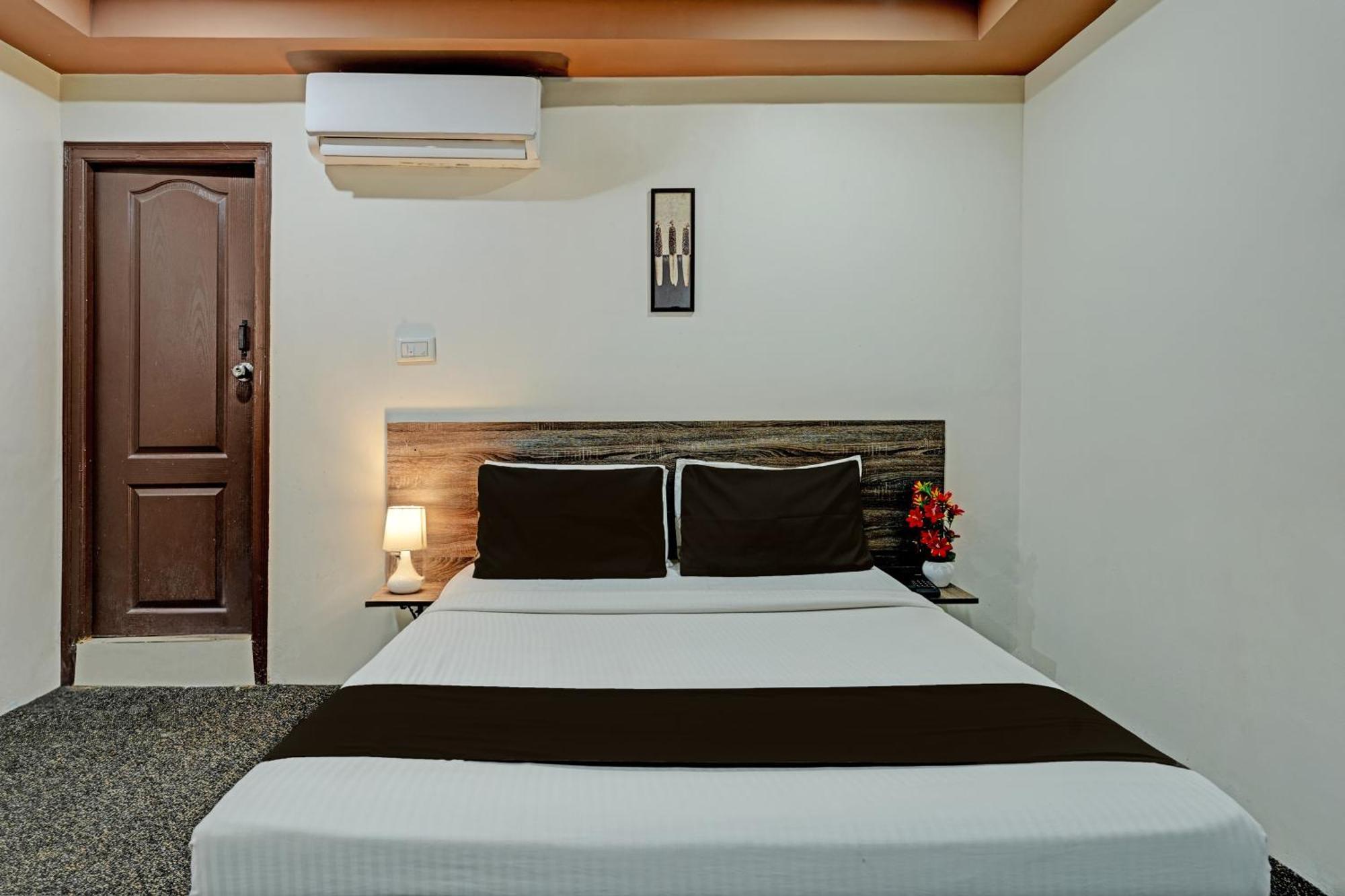 O Sri Sai Sevalal Comfort's Hotel