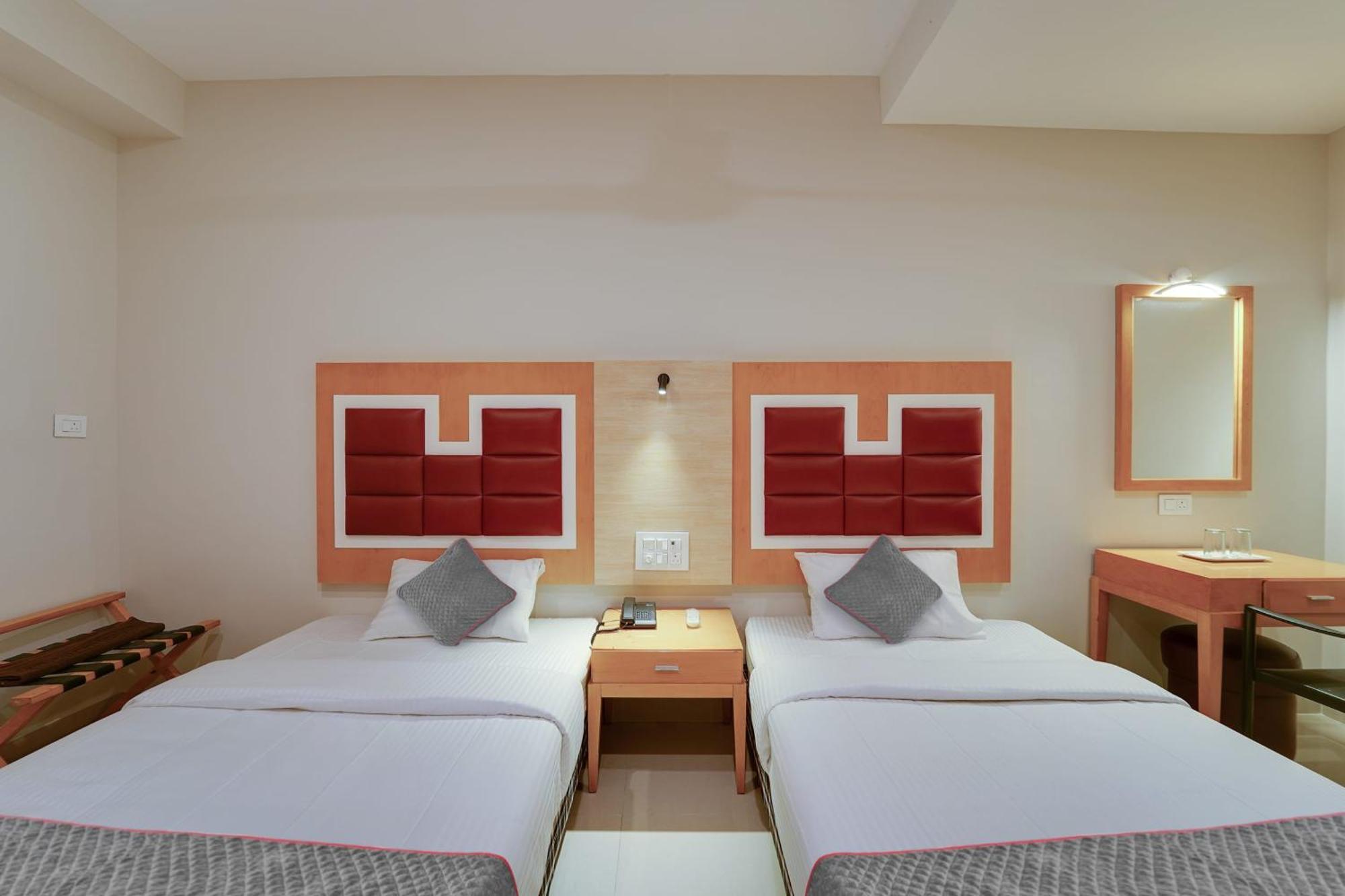 Super Townhouse Davis Let Hotel