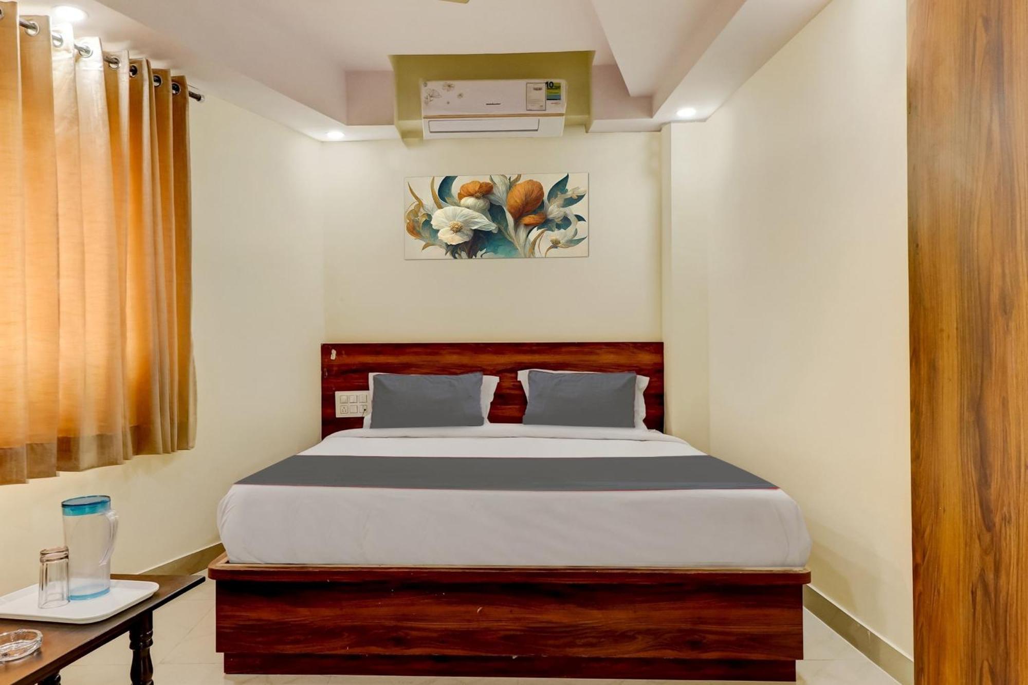 Collection O Hemadri Residency
