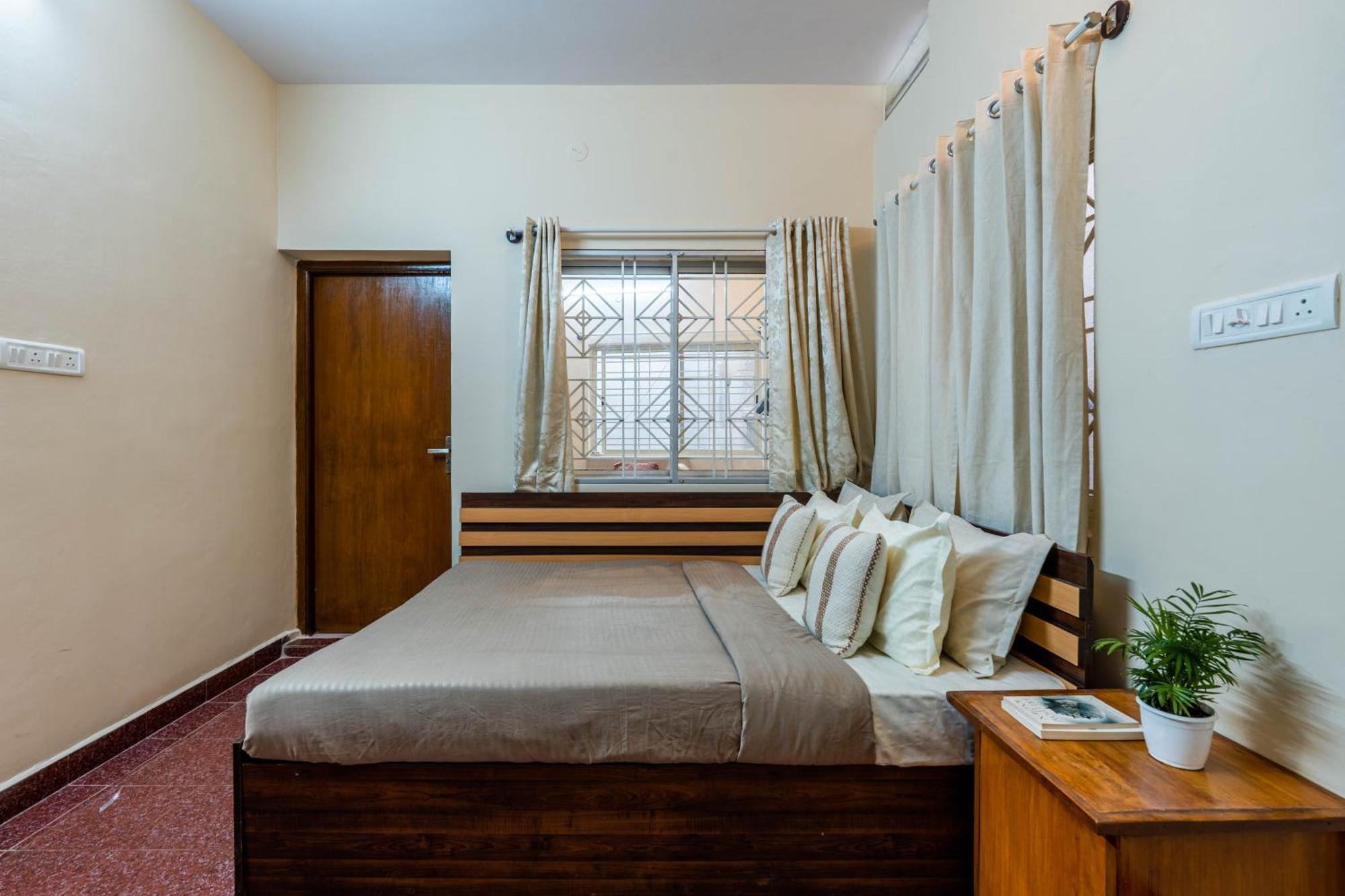 Sliceinn Prasanthi 3 Bhk- Indiranagar, Villa *
