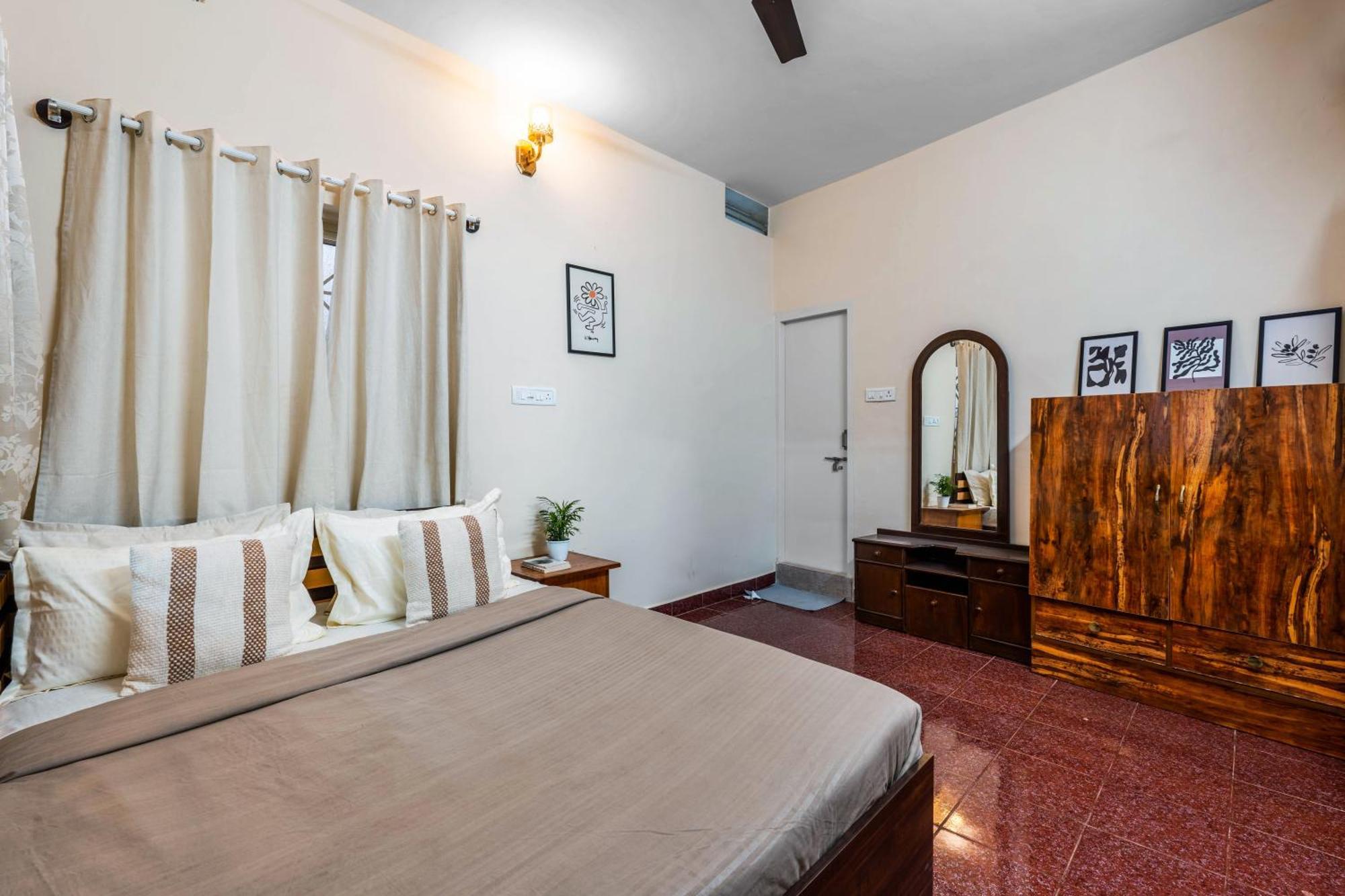 Sliceinn Prasanthi 3 Bhk- Indiranagar, * Bangalore