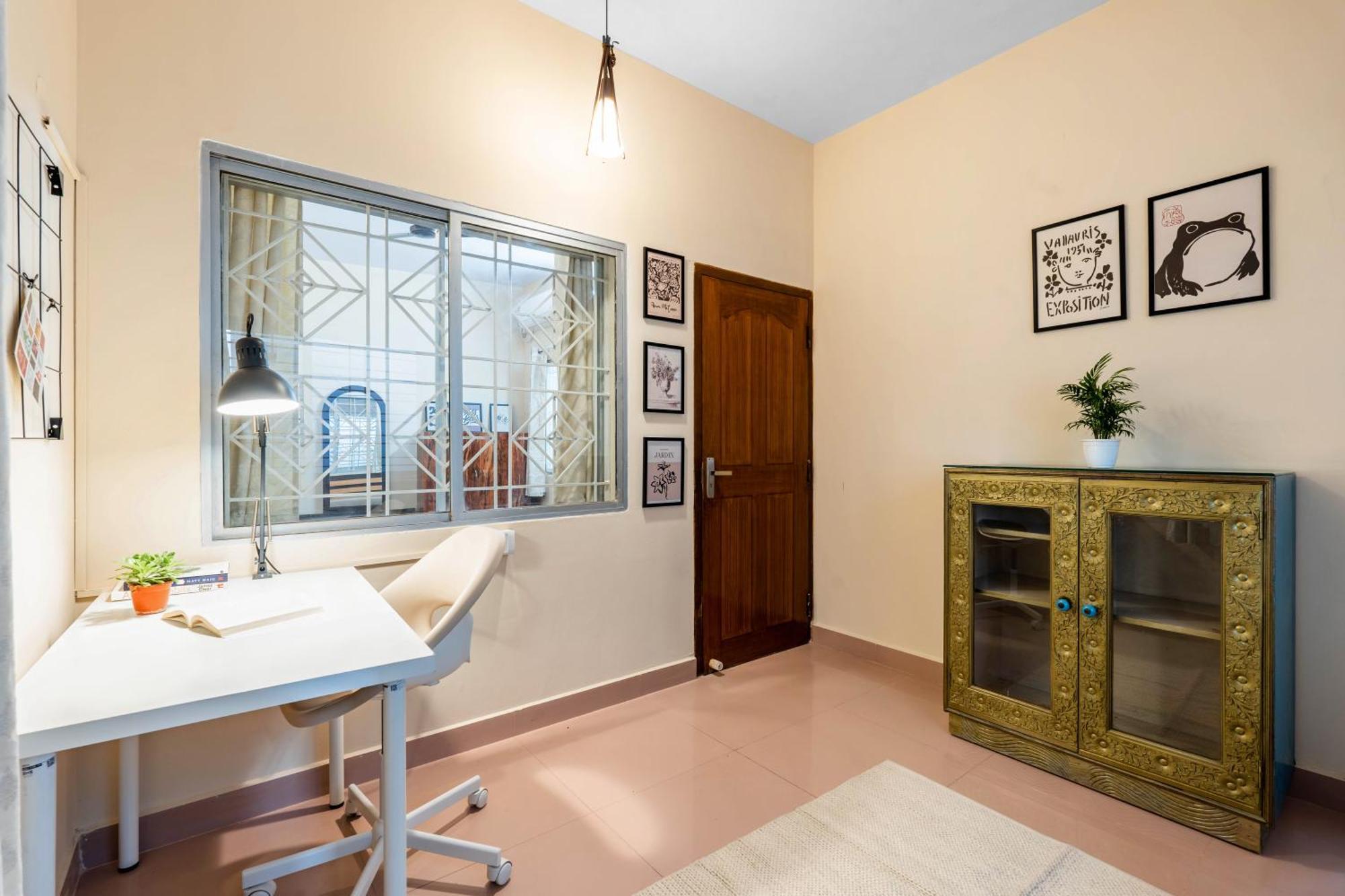 Sliceinn Prasanthi 3 Bhk- Indiranagar, * Bangalore