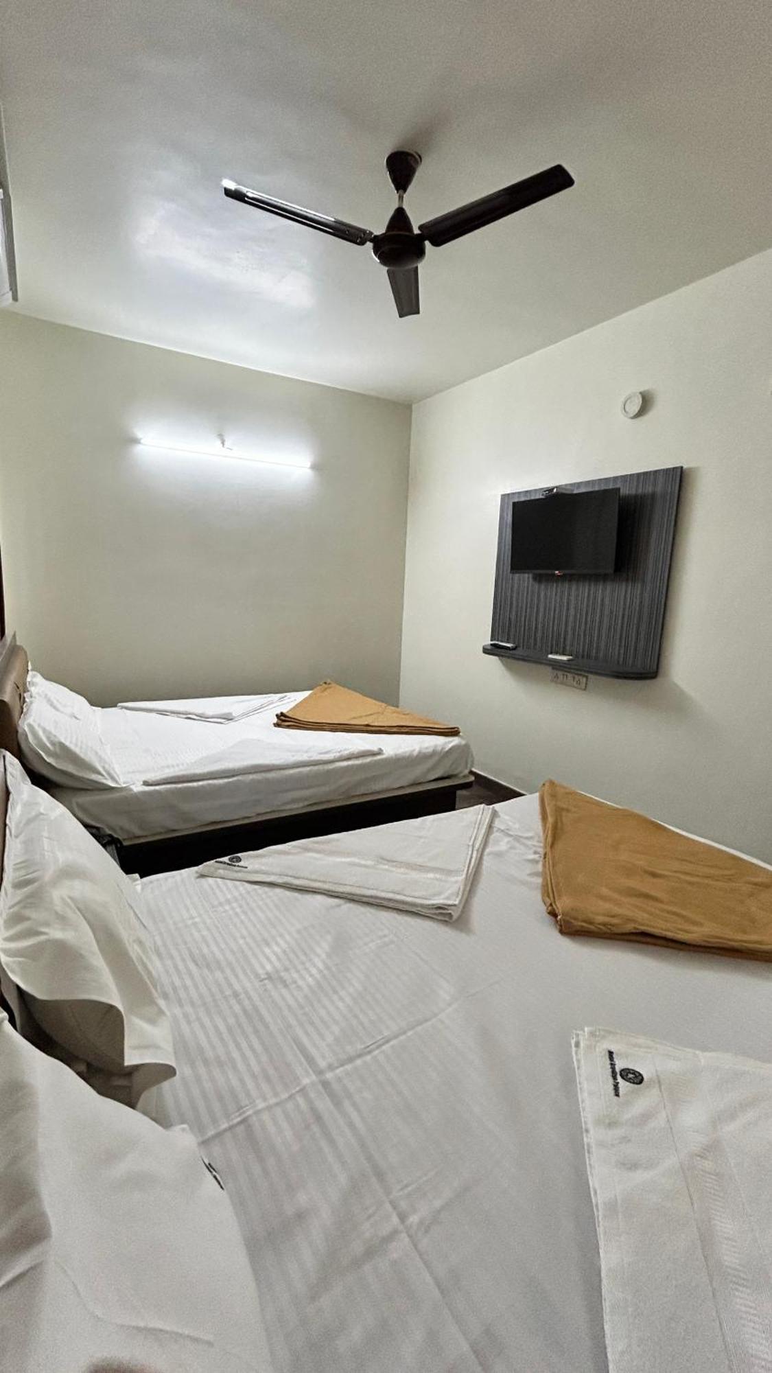 Hotel Aradhya Palace Yeshwantpur