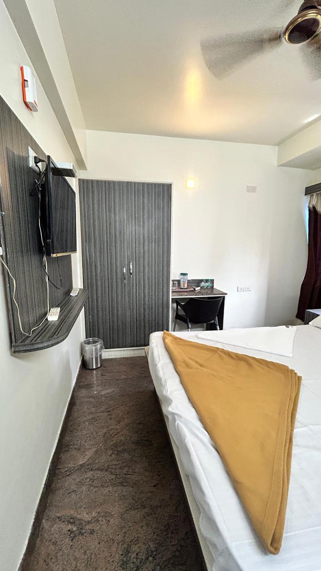 Hotel Aradhya Palace Yeshwantpur Bangalore
