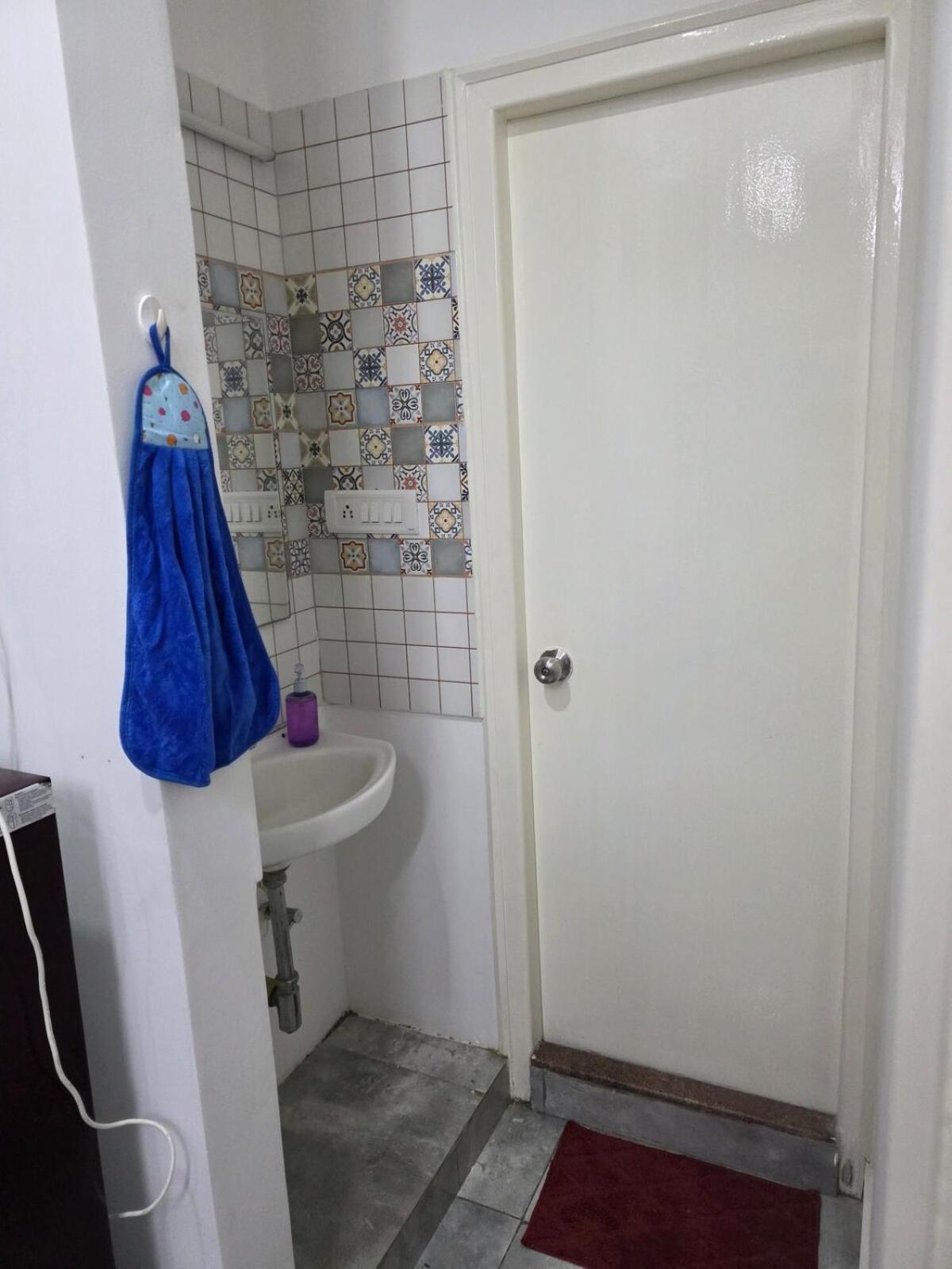 1bhk House Full Furnished