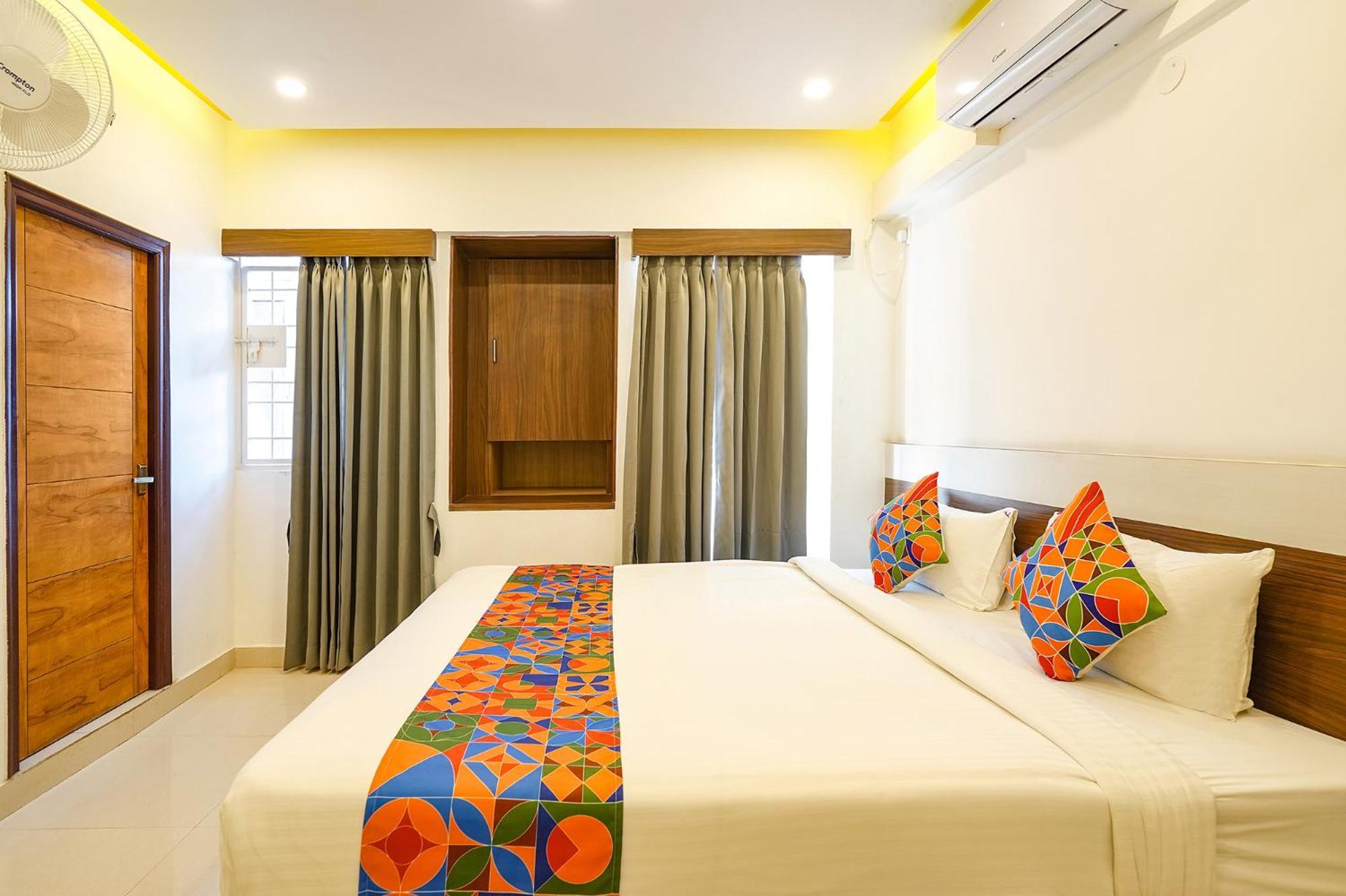 Fabexpress Royal N Comforts - Hal Old Airport Rd 2* Bangalore