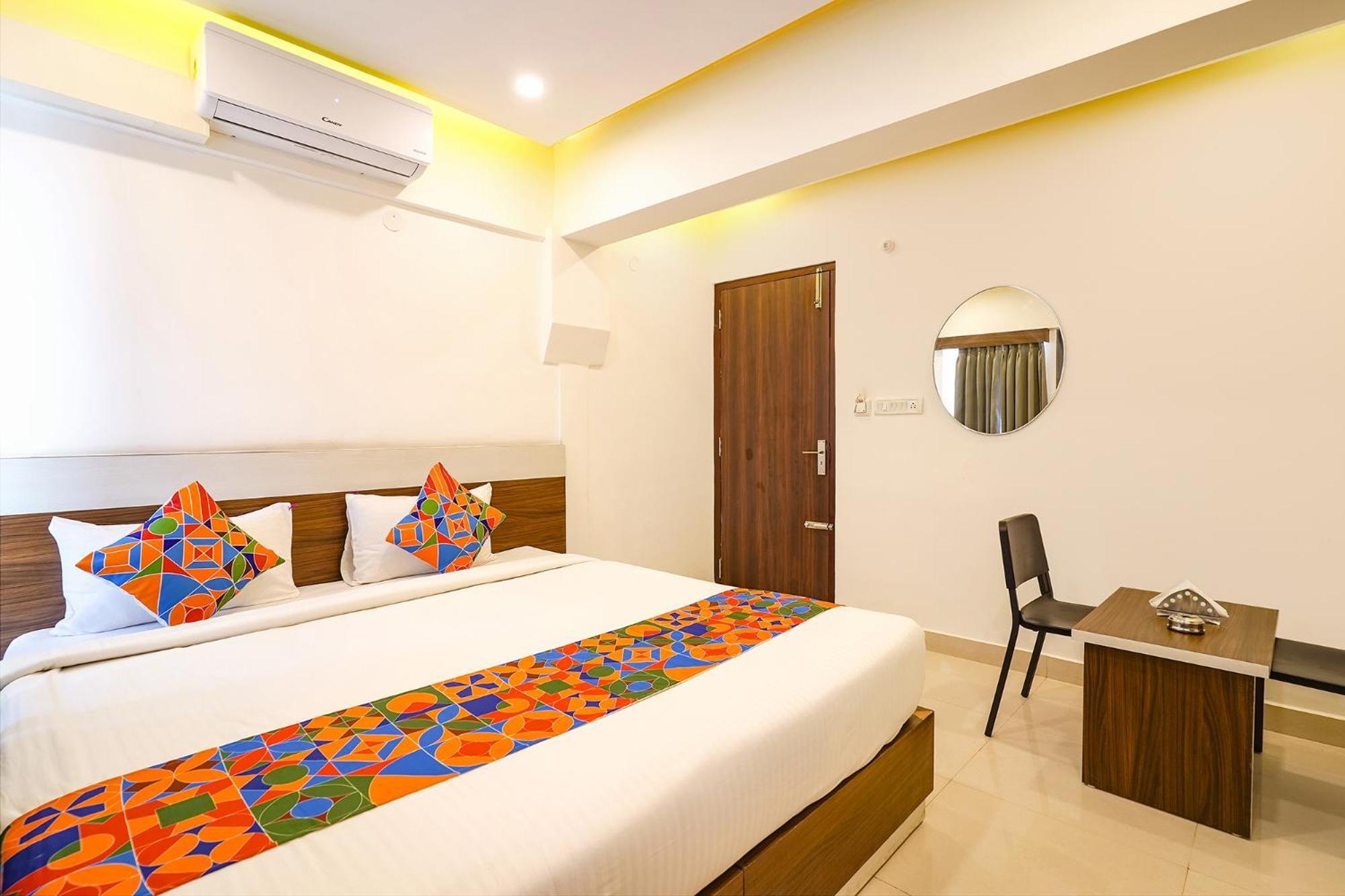 Hotel Fabexpress Royal N Comforts - Hal Old Airport Rd 2*