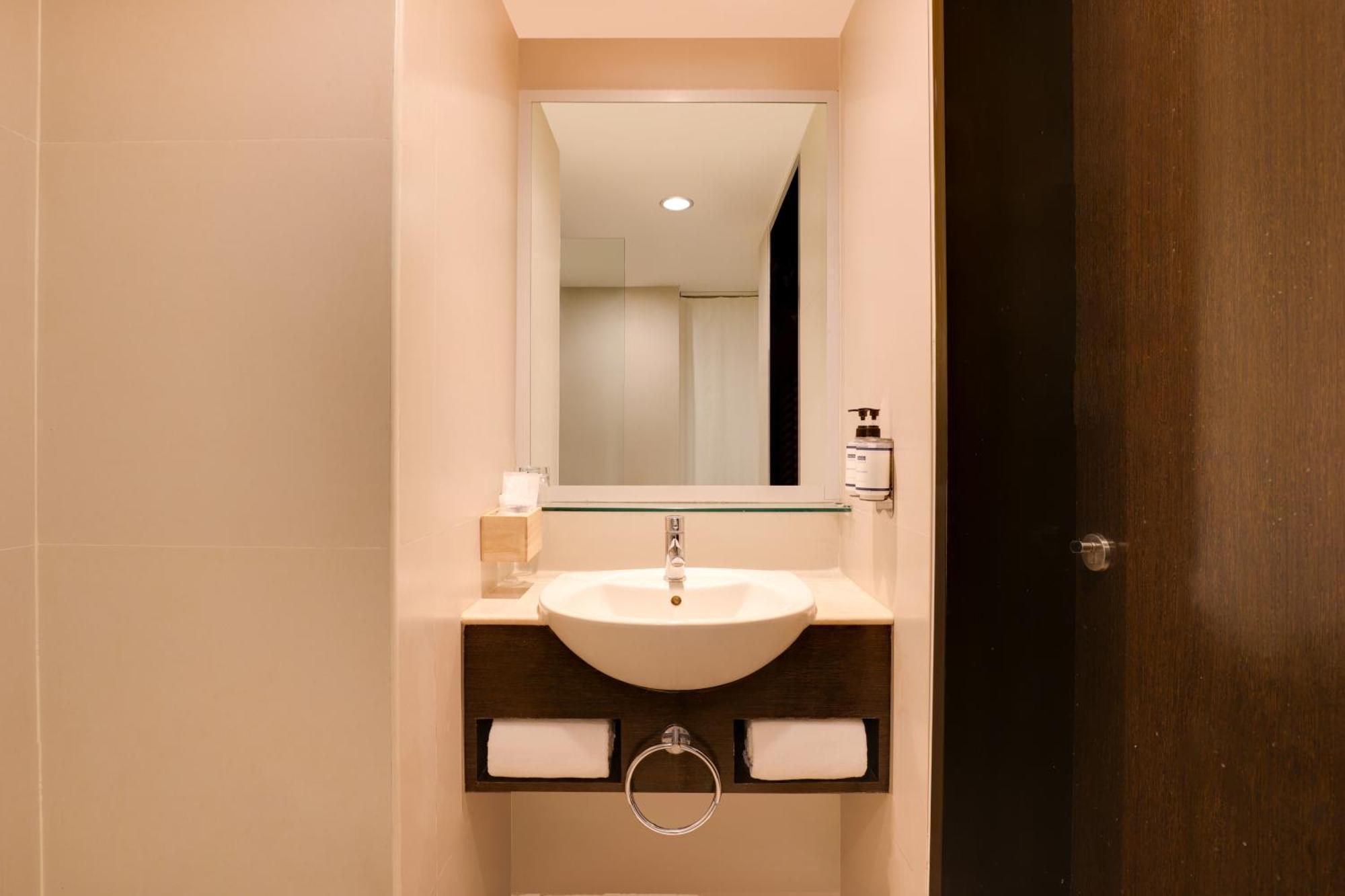 Hotel Keys Select By Lemon Tree Hotels, Hosur Road, 4*