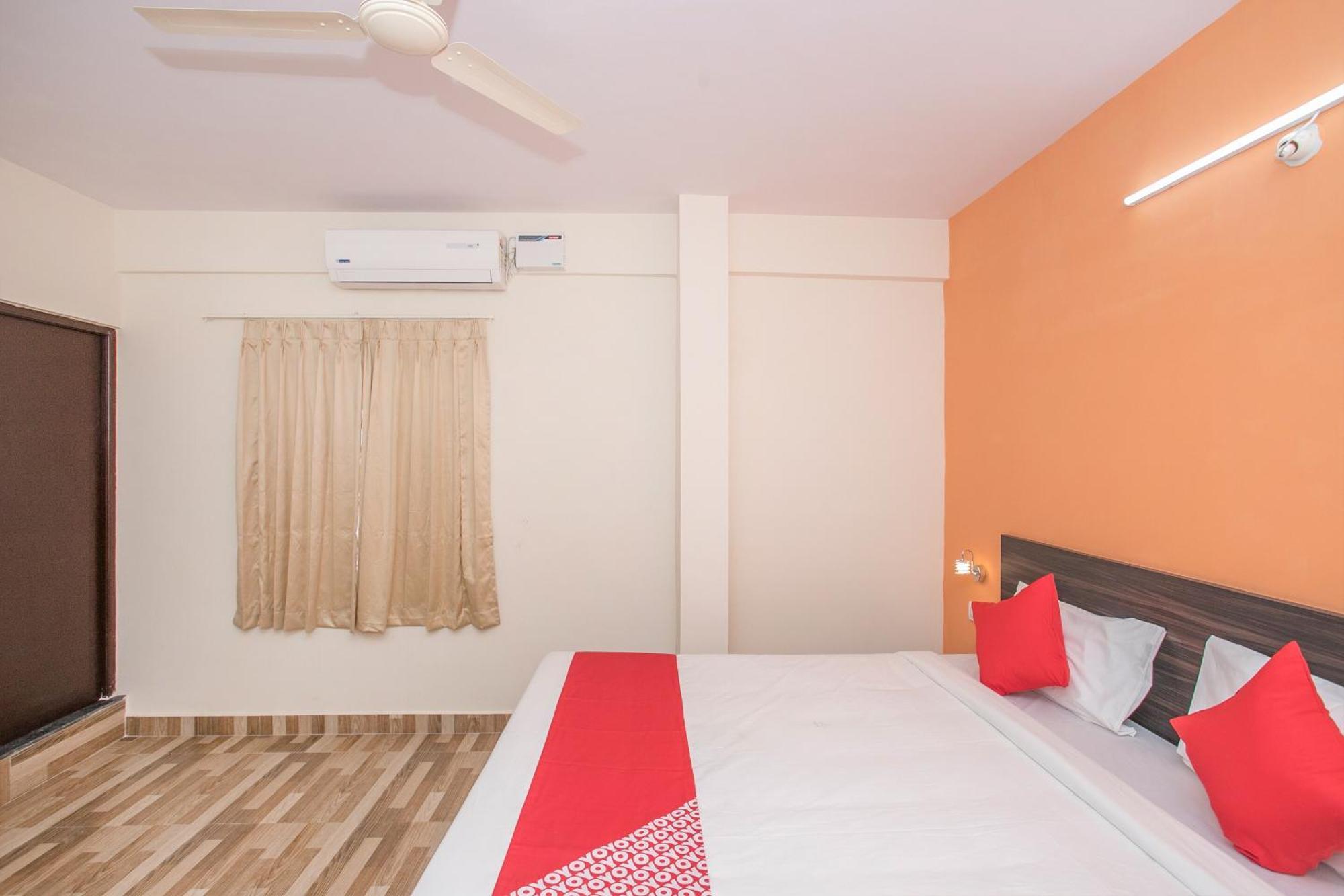 O Pmr Near Ascendas Park Square Mall 3*